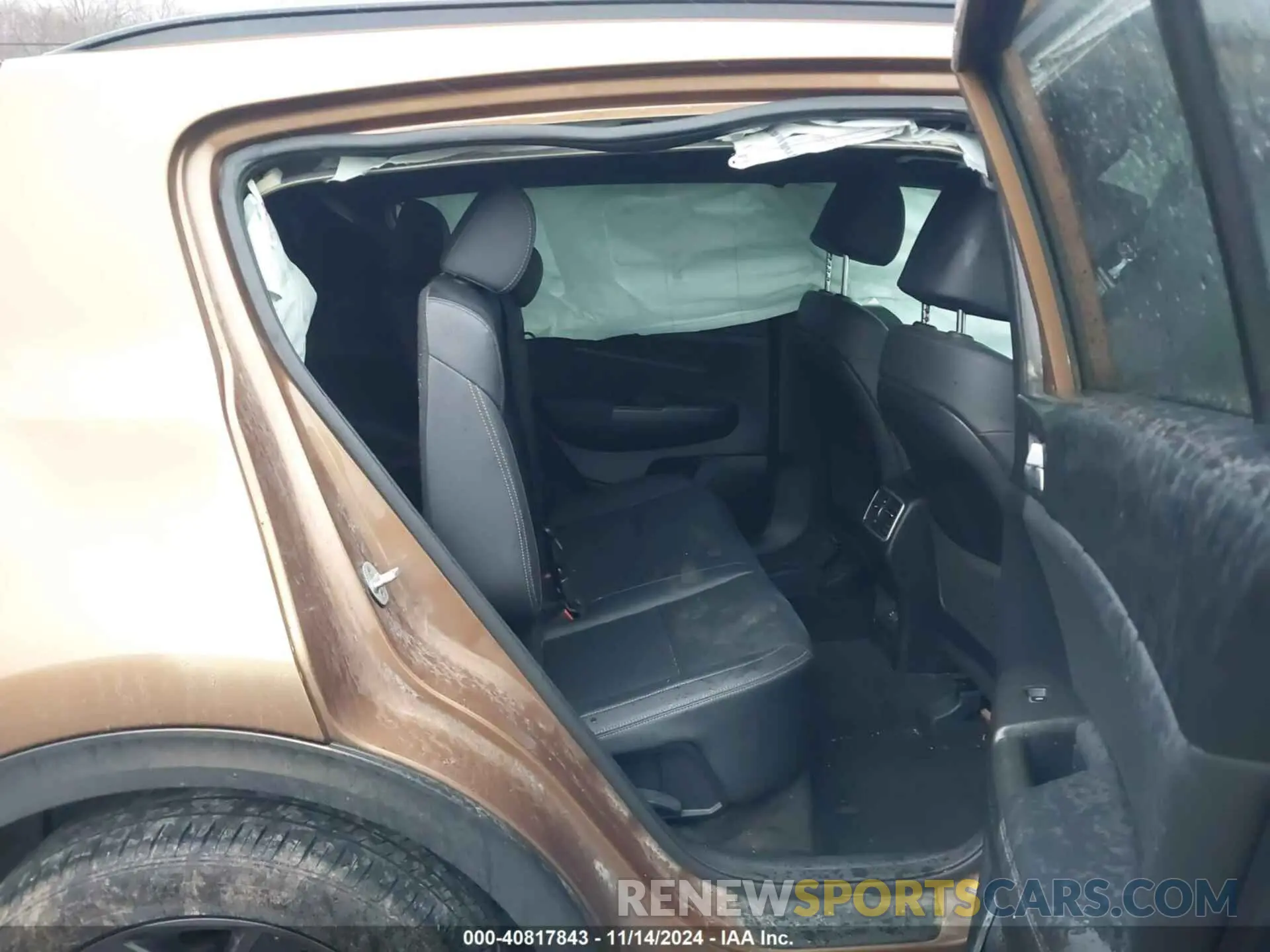 8 Photograph of a damaged car KNDP6CAC9L7681861 KIA SPORTAGE 2020
