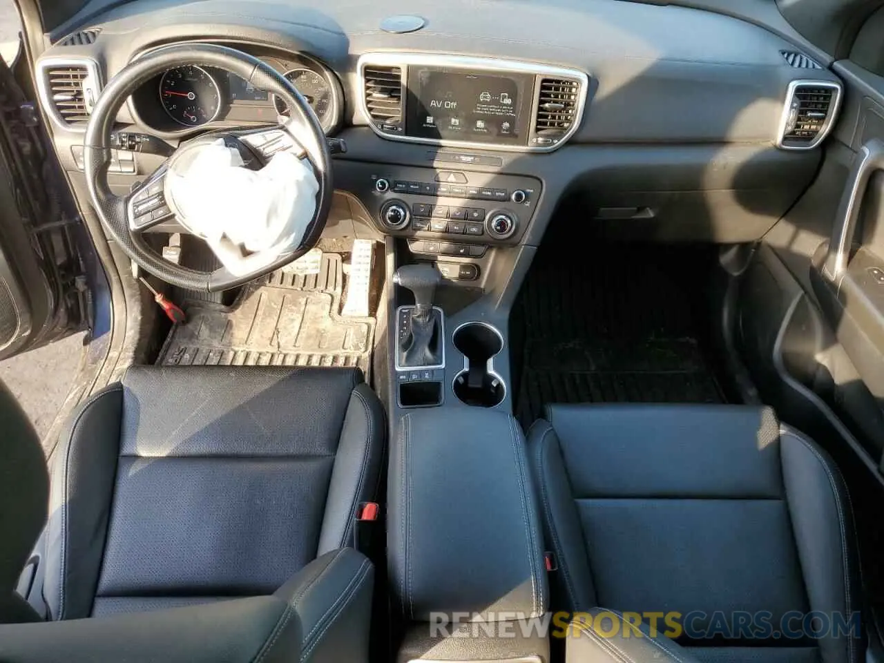 8 Photograph of a damaged car KNDP6CAC9L7702076 KIA SPORTAGE 2020