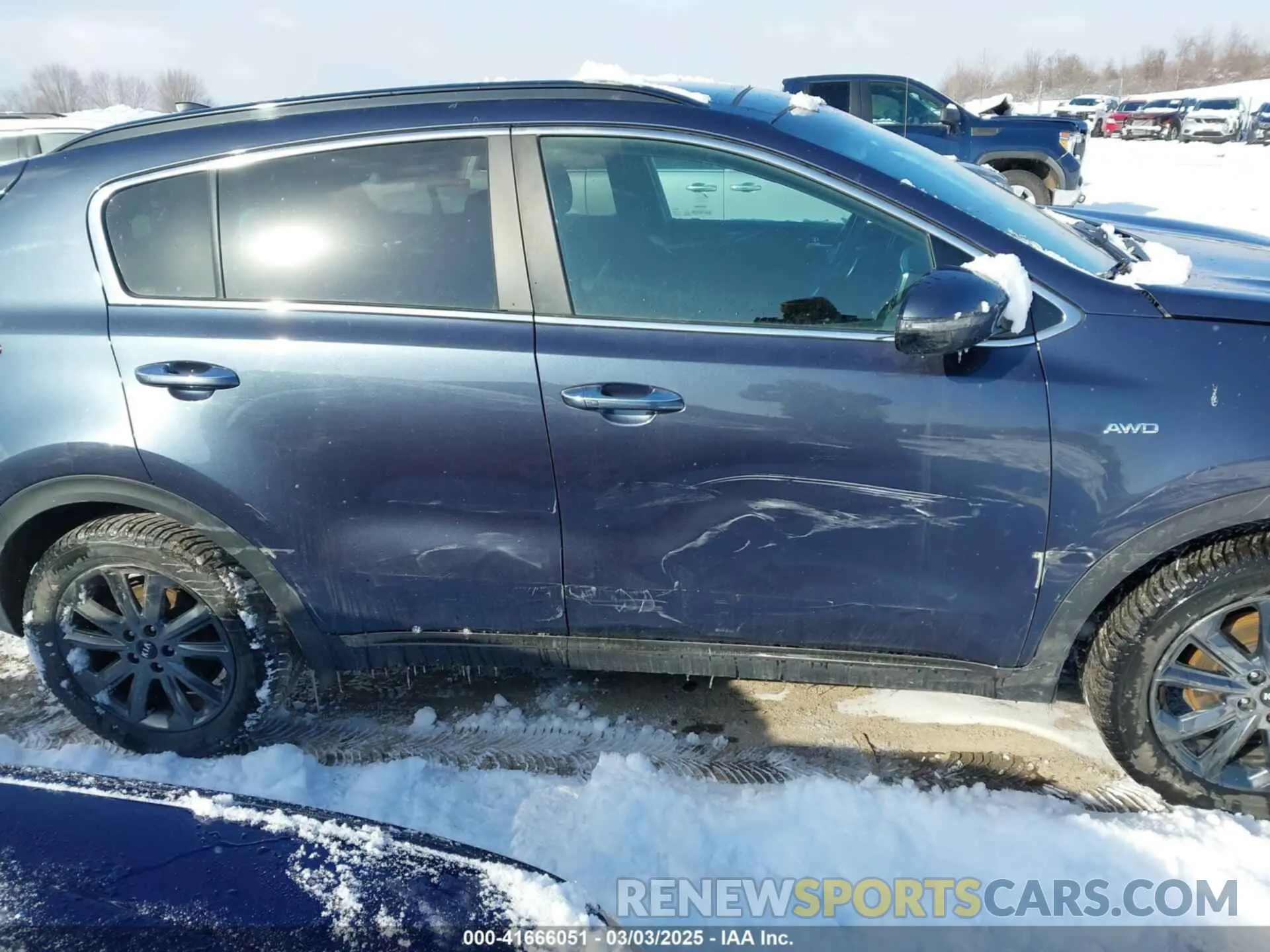 17 Photograph of a damaged car KNDP6CAC9L7746756 KIA SPORTAGE 2020