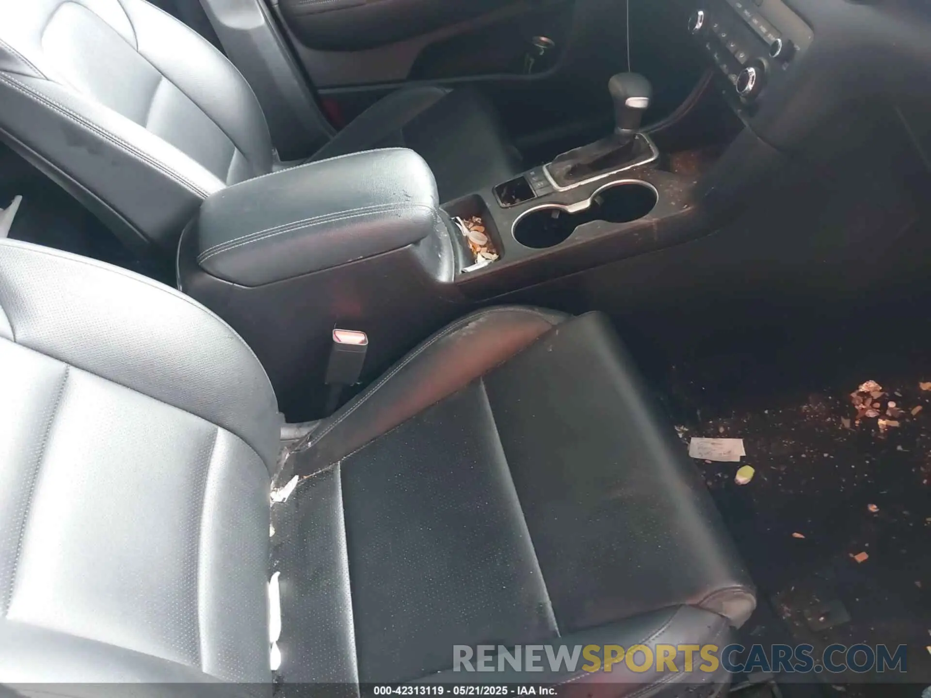 5 Photograph of a damaged car KNDP6CAC9L7767946 KIA SPORTAGE 2020
