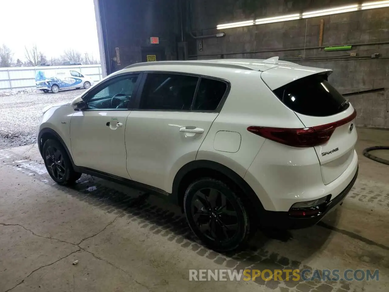 2 Photograph of a damaged car KNDP6CAC9L7838515 KIA SPORTAGE 2020