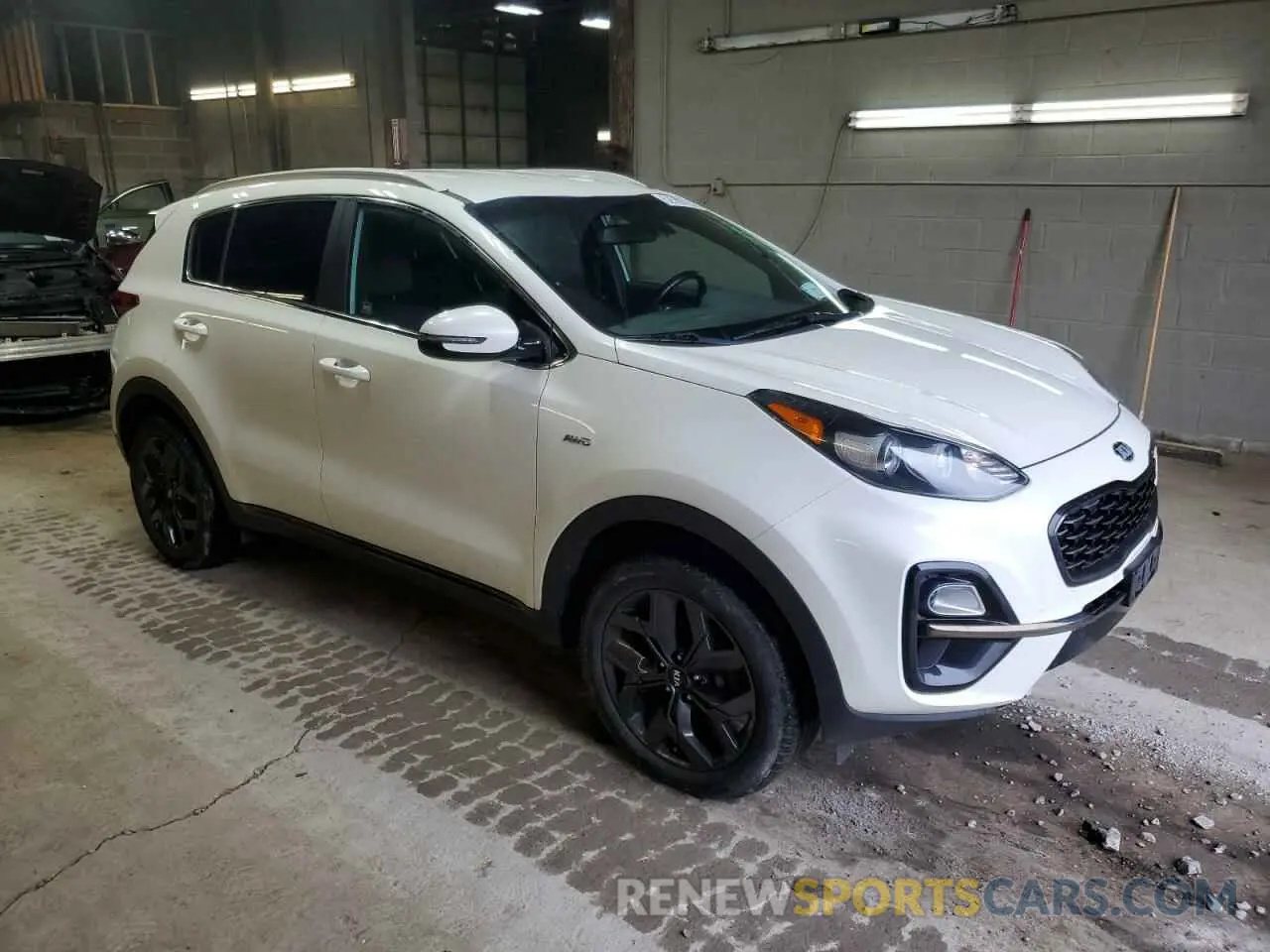 4 Photograph of a damaged car KNDP6CAC9L7838515 KIA SPORTAGE 2020