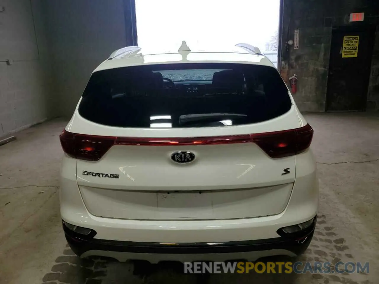 6 Photograph of a damaged car KNDP6CAC9L7838515 KIA SPORTAGE 2020