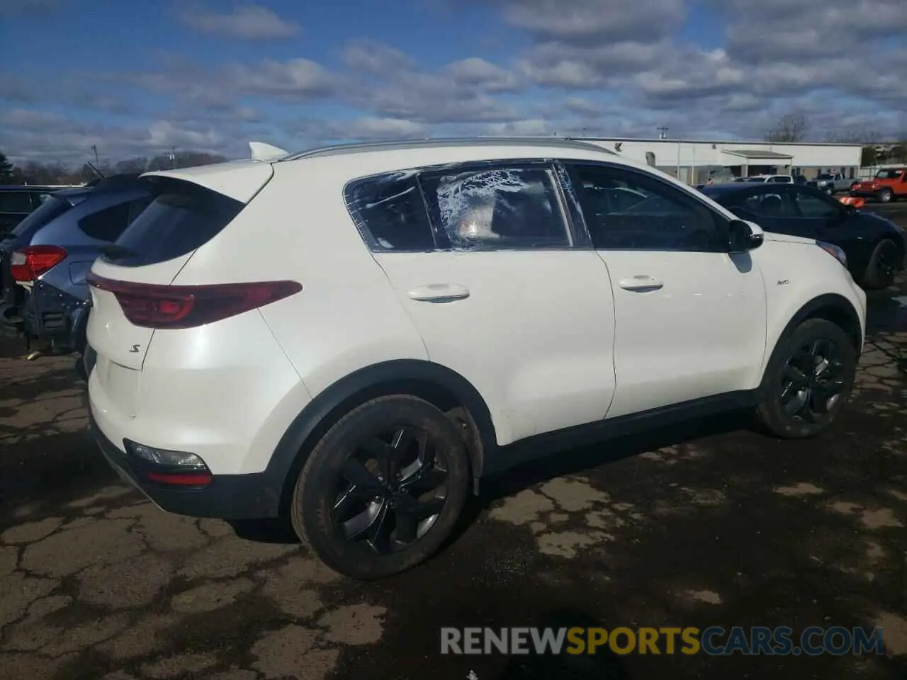 3 Photograph of a damaged car KNDP6CACXL7680380 KIA SPORTAGE 2020