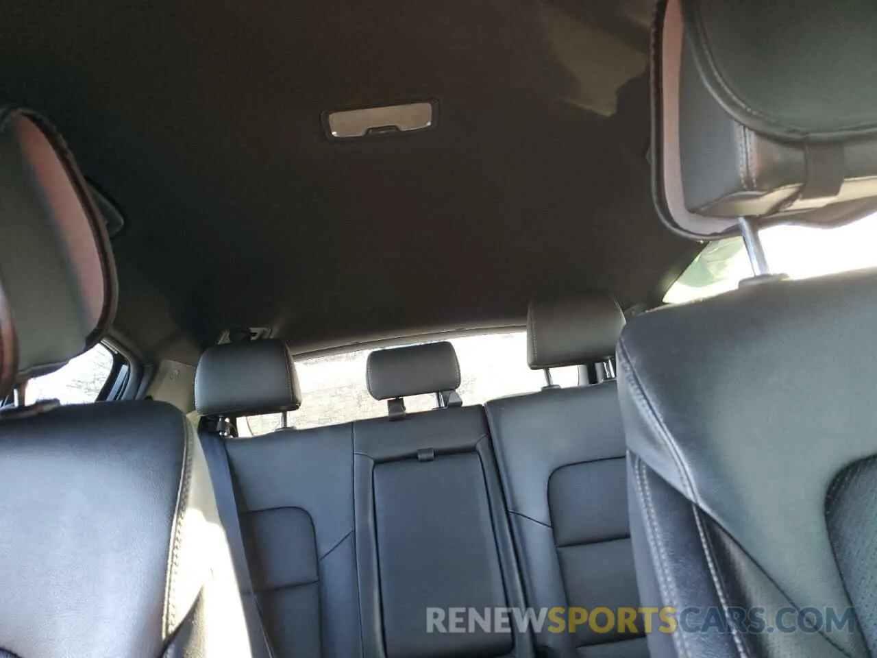10 Photograph of a damaged car KNDP6CACXL7832416 KIA SPORTAGE 2020