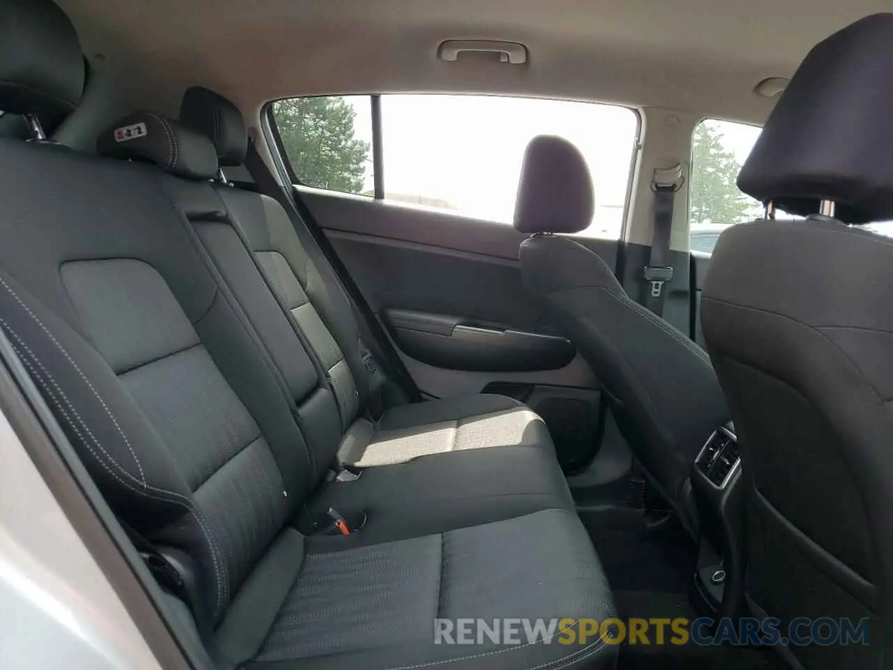 11 Photograph of a damaged car KNDPM3AC0L7640721 KIA SPORTAGE 2020