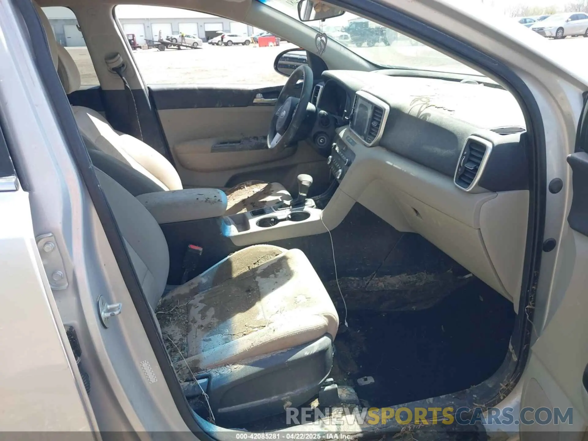 5 Photograph of a damaged car KNDPM3AC0L7704708 KIA SPORTAGE 2020