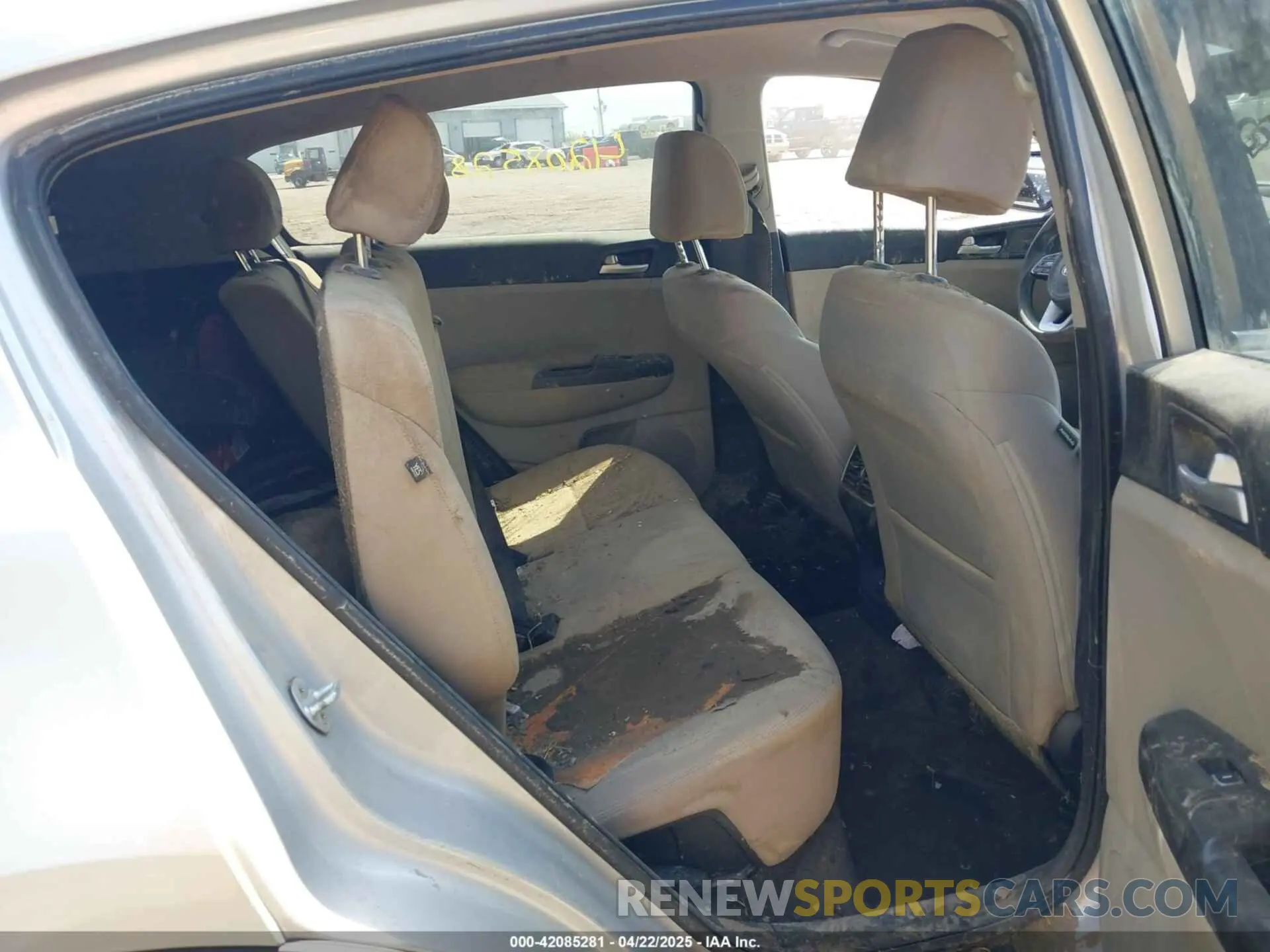 8 Photograph of a damaged car KNDPM3AC0L7704708 KIA SPORTAGE 2020