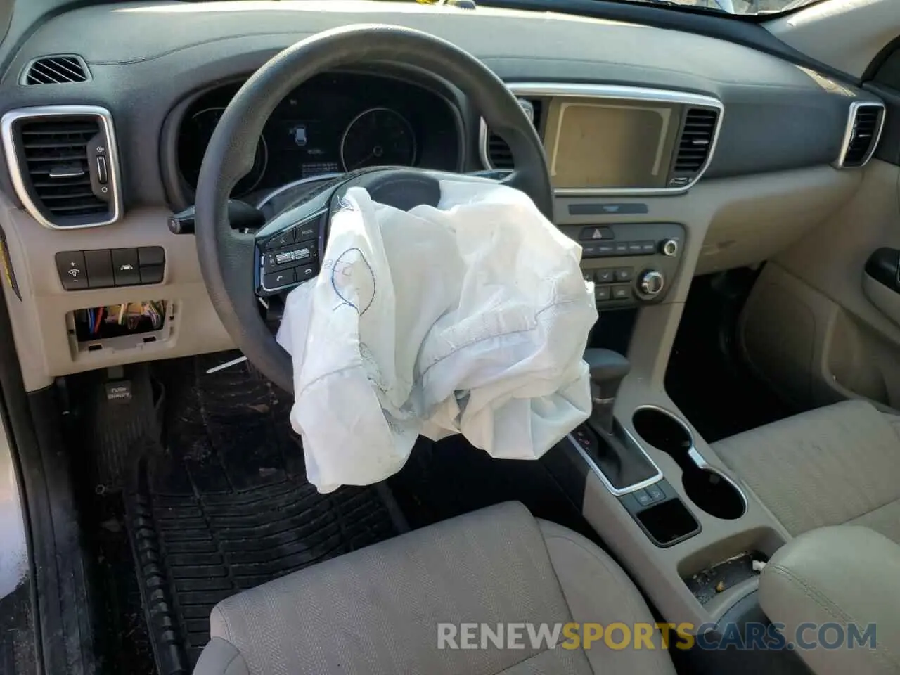 8 Photograph of a damaged car KNDPM3AC0L7753696 KIA SPORTAGE 2020