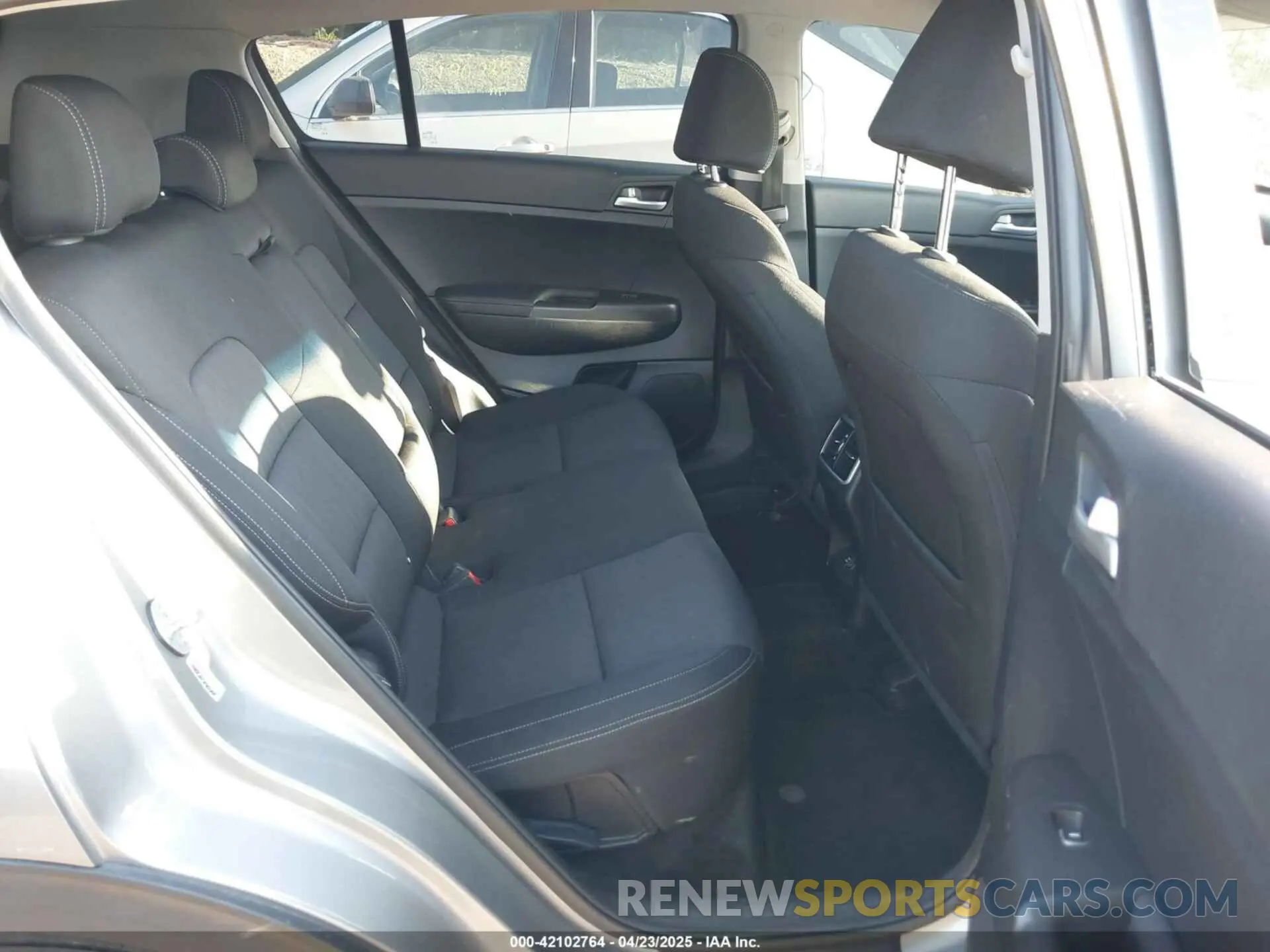 8 Photograph of a damaged car KNDPM3AC0L7789663 KIA SPORTAGE 2020