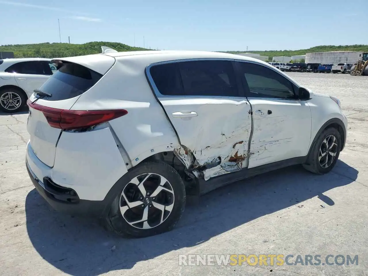 3 Photograph of a damaged car KNDPM3AC0L7800161 KIA SPORTAGE 2020
