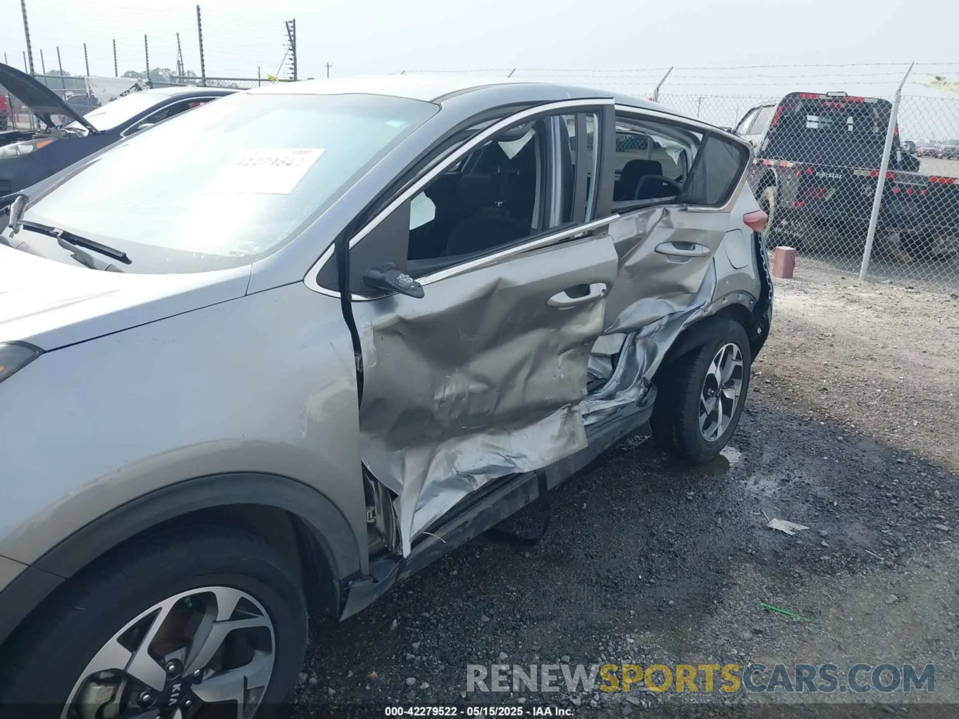 6 Photograph of a damaged car KNDPM3AC1L7675803 KIA SPORTAGE 2020