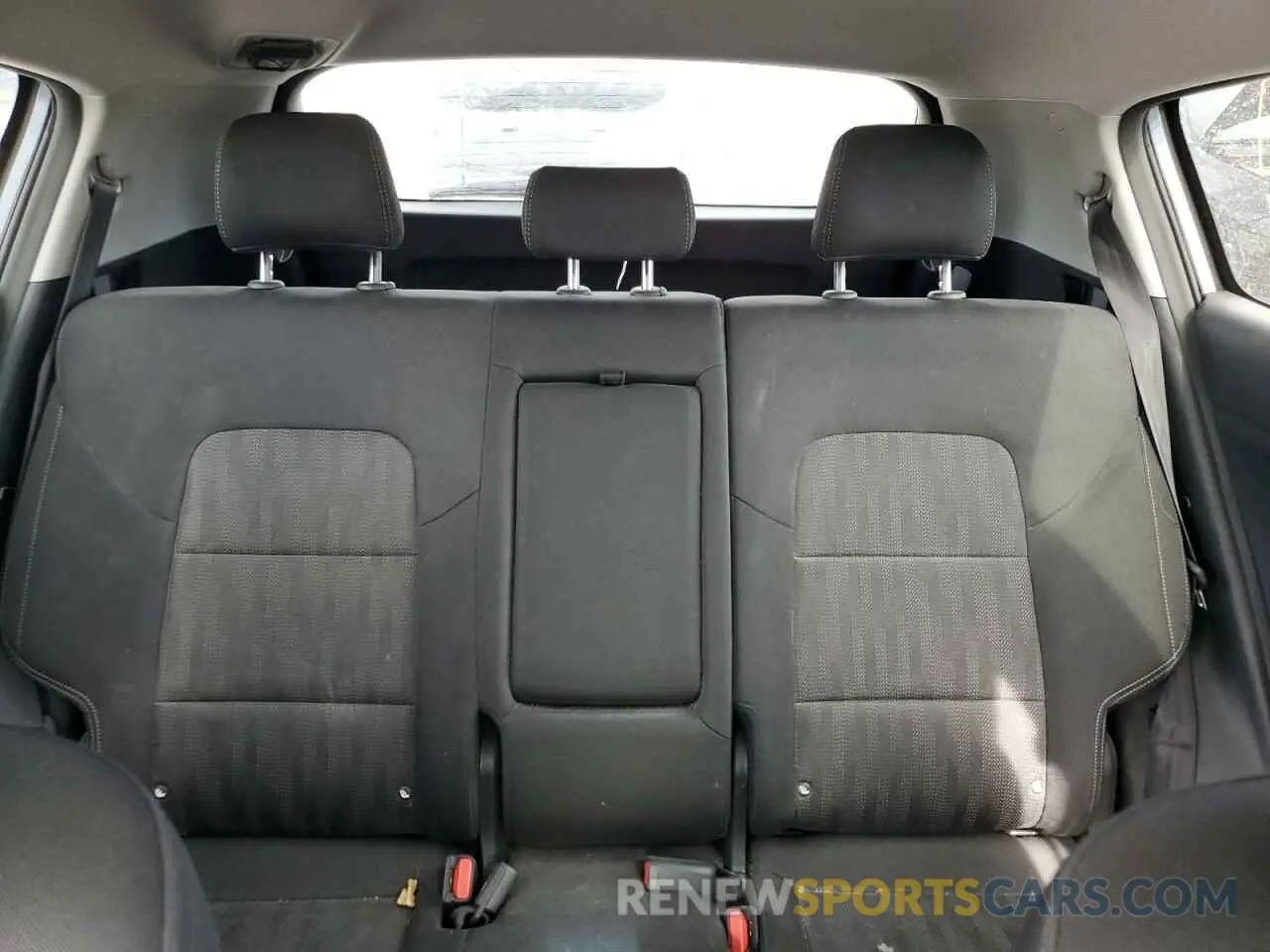 10 Photograph of a damaged car KNDPM3AC1L7710453 KIA SPORTAGE 2020