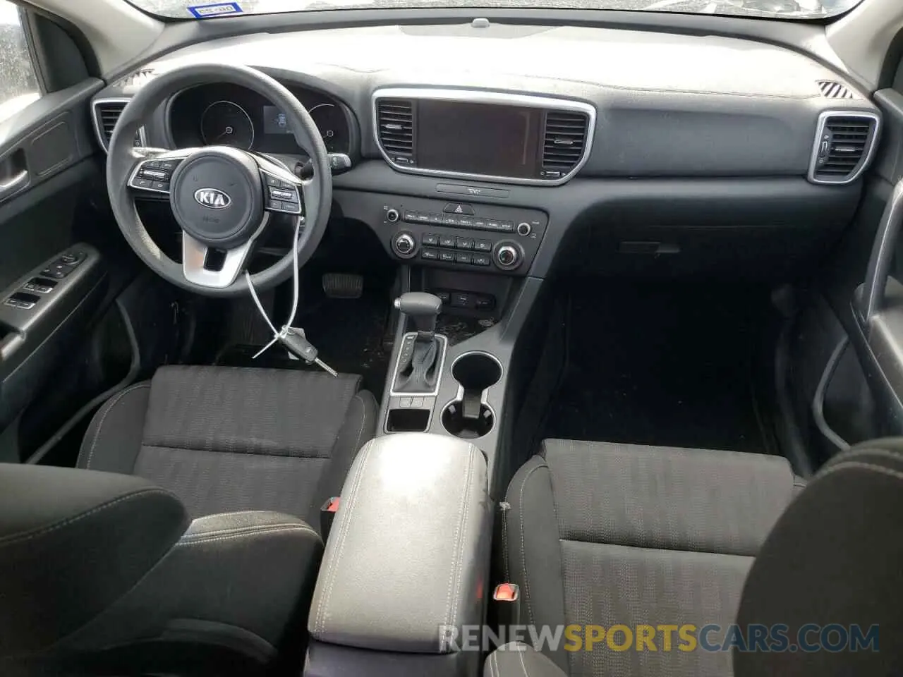 8 Photograph of a damaged car KNDPM3AC1L7710453 KIA SPORTAGE 2020