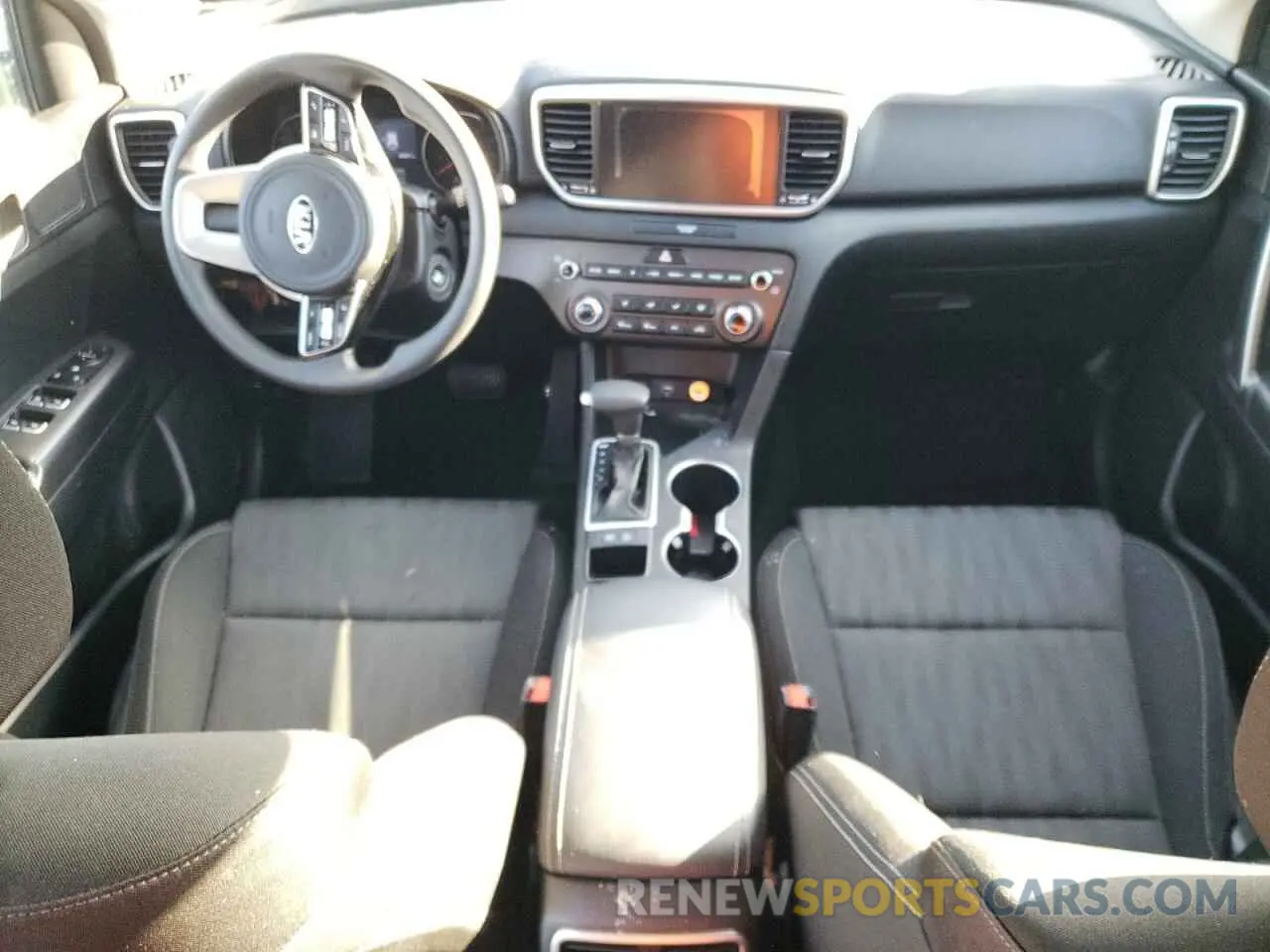 8 Photograph of a damaged car KNDPM3AC1L7713336 KIA SPORTAGE 2020