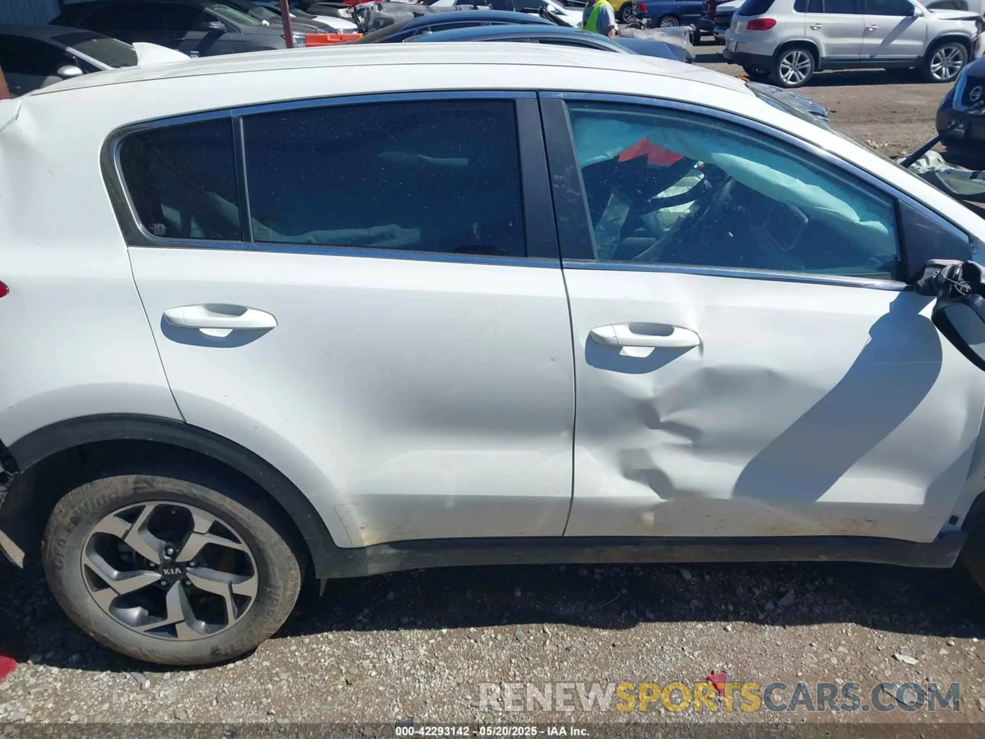14 Photograph of a damaged car KNDPM3AC1L7725373 KIA SPORTAGE 2020