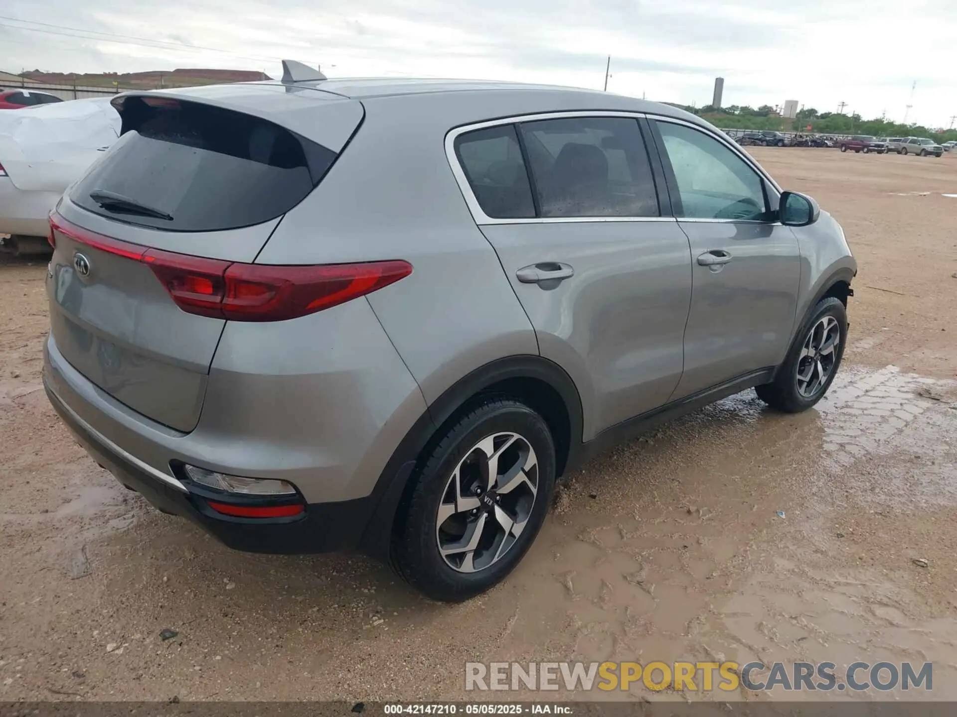 4 Photograph of a damaged car KNDPM3AC1L7795097 KIA SPORTAGE 2020