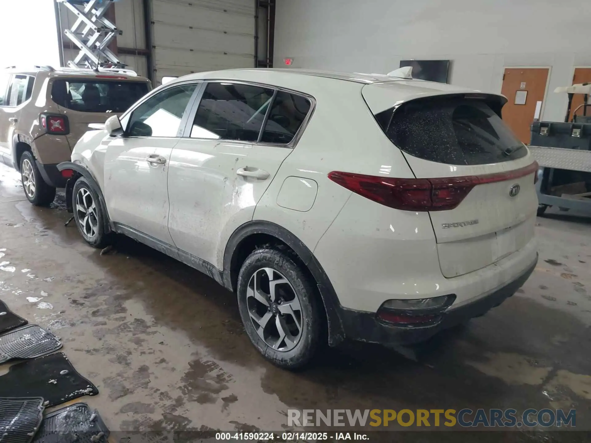 3 Photograph of a damaged car KNDPM3AC1L7813131 KIA SPORTAGE 2020