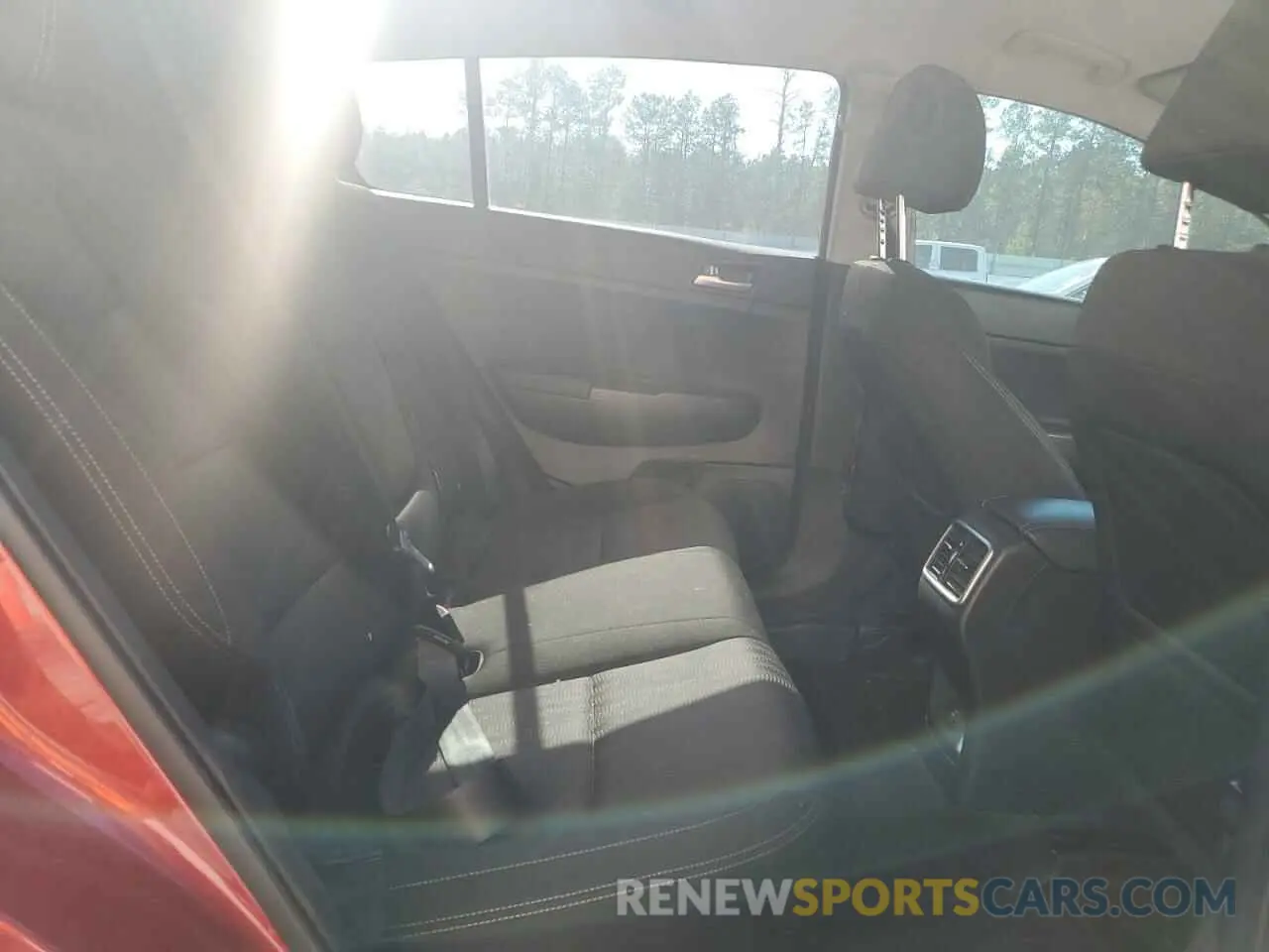 11 Photograph of a damaged car KNDPM3AC1L7817602 KIA SPORTAGE 2020