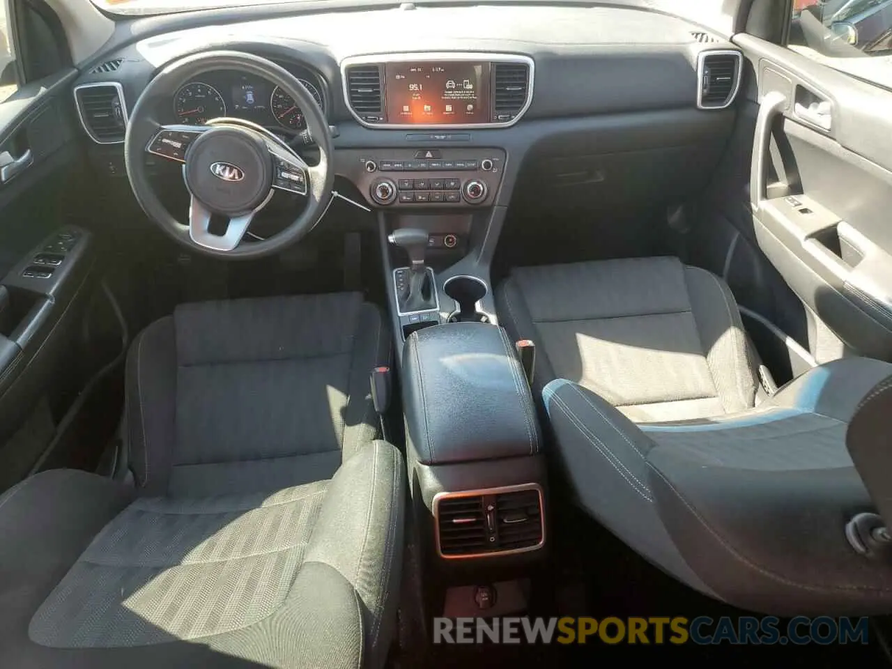 8 Photograph of a damaged car KNDPM3AC1L7817602 KIA SPORTAGE 2020