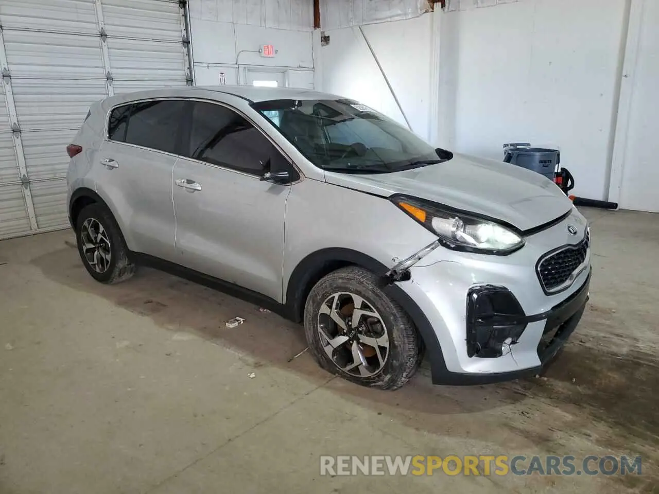 4 Photograph of a damaged car KNDPM3AC2L7642373 KIA SPORTAGE 2020