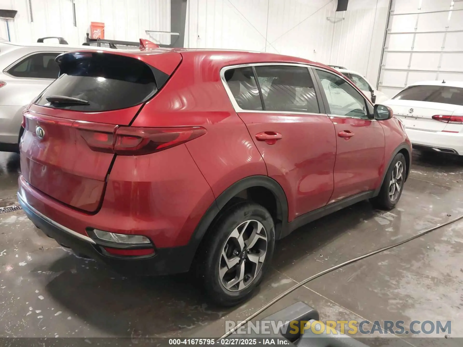 4 Photograph of a damaged car KNDPM3AC2L7648366 KIA SPORTAGE 2020