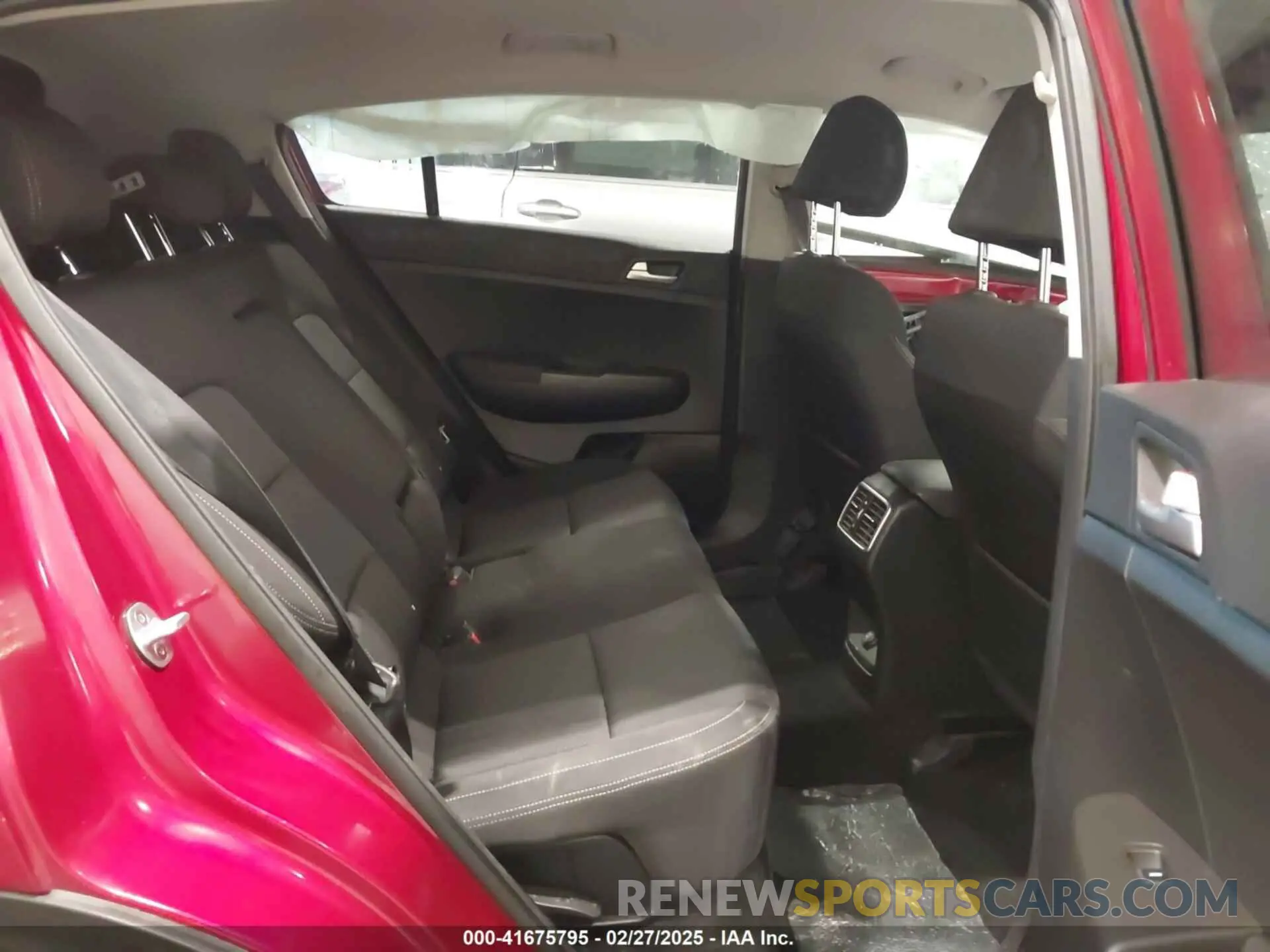 8 Photograph of a damaged car KNDPM3AC2L7648366 KIA SPORTAGE 2020
