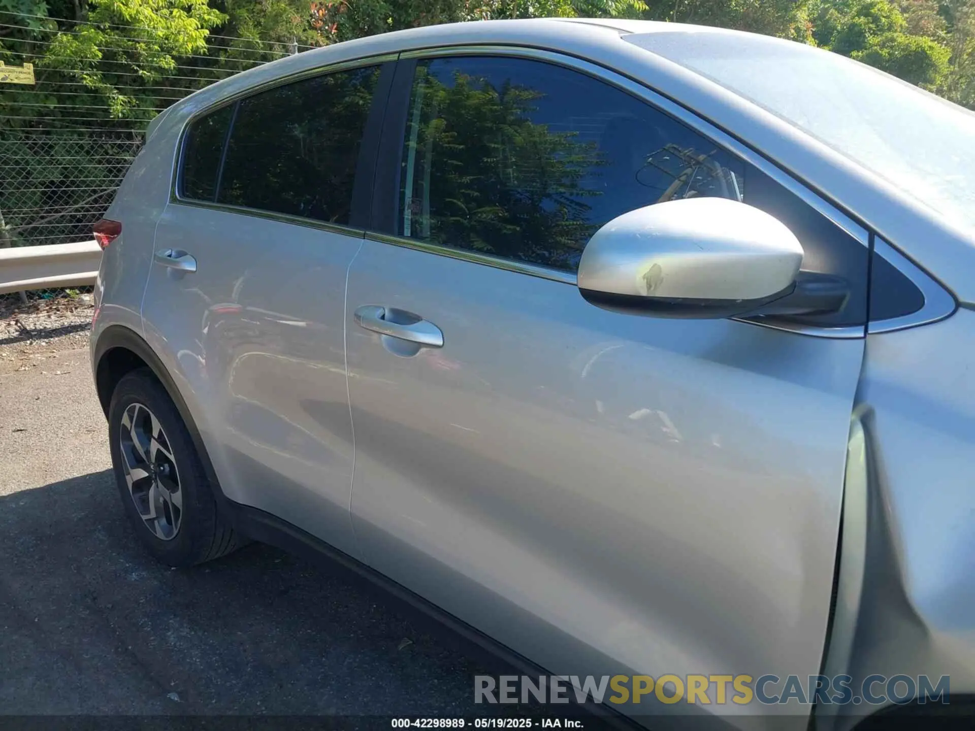 13 Photograph of a damaged car KNDPM3AC2L7670920 KIA SPORTAGE 2020