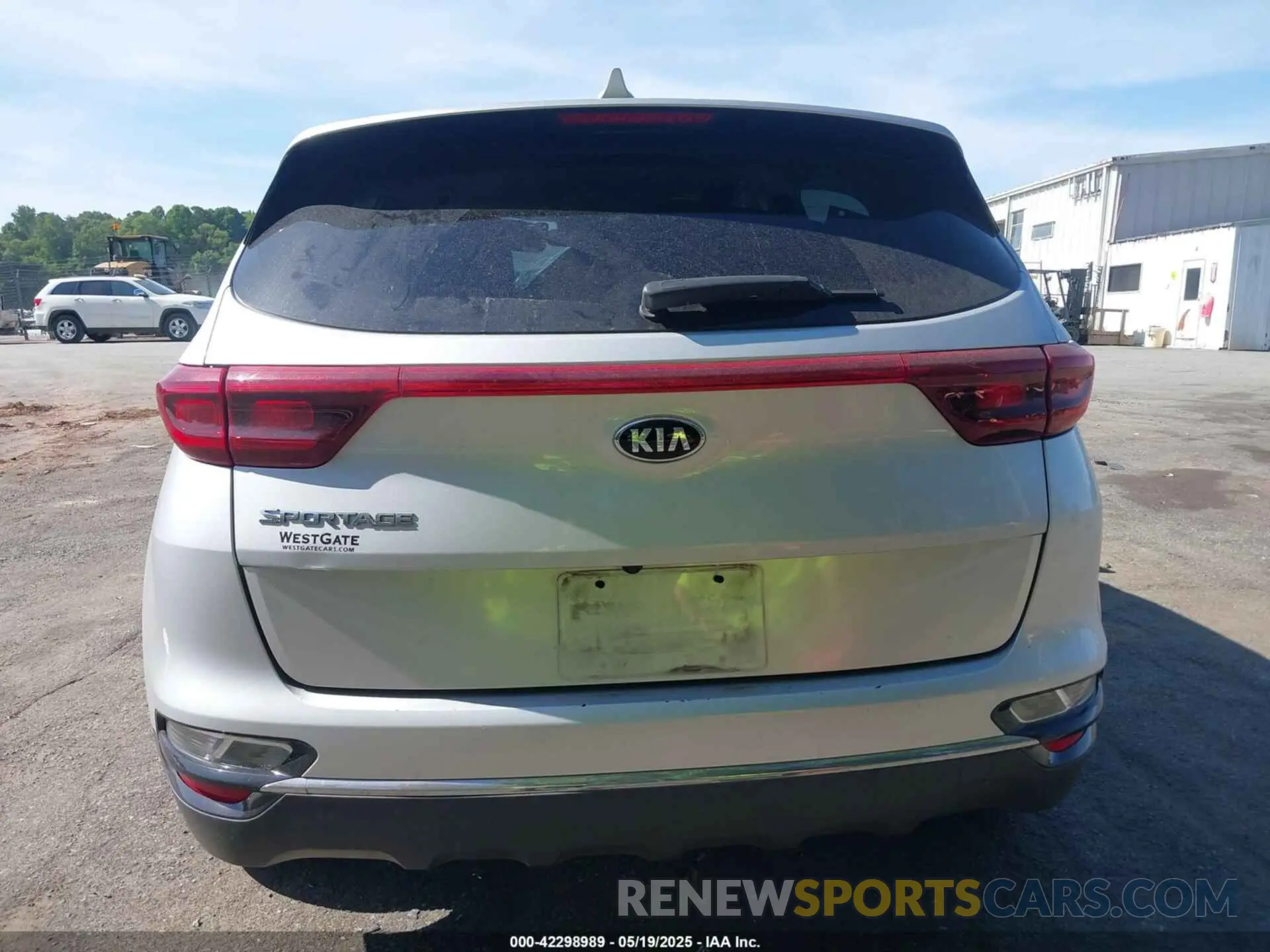 16 Photograph of a damaged car KNDPM3AC2L7670920 KIA SPORTAGE 2020