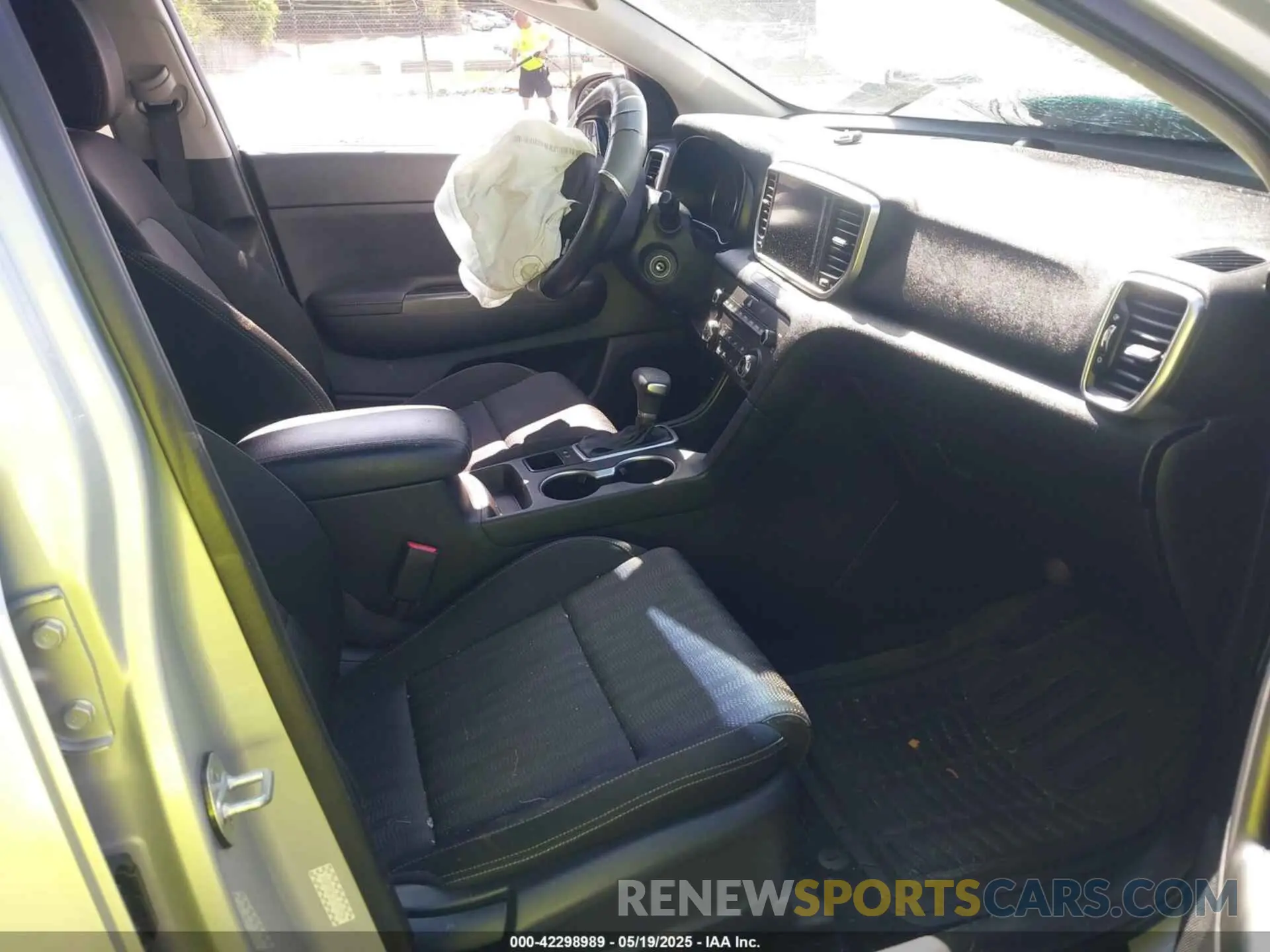 5 Photograph of a damaged car KNDPM3AC2L7670920 KIA SPORTAGE 2020