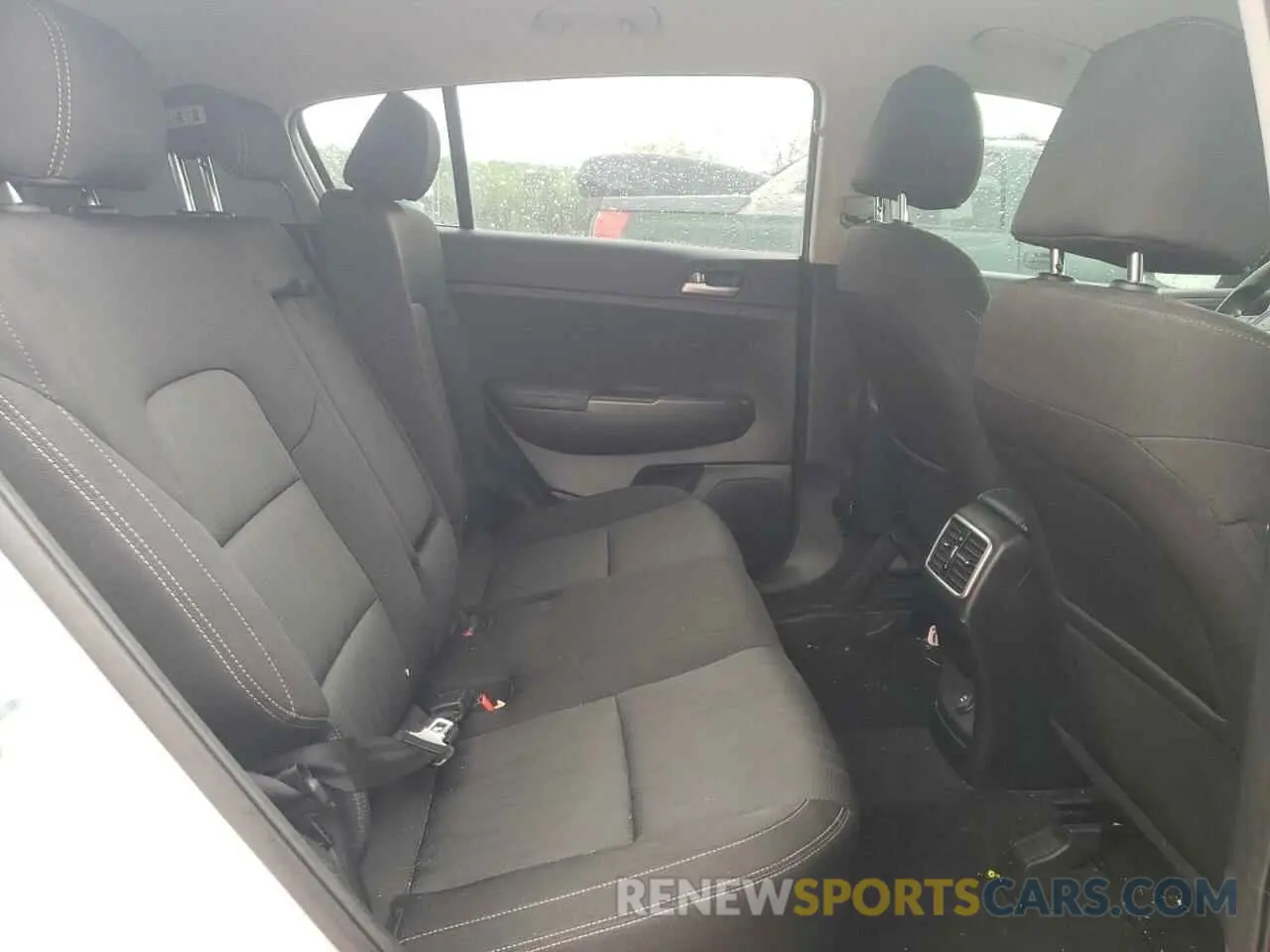 11 Photograph of a damaged car KNDPM3AC2L7687183 KIA SPORTAGE 2020