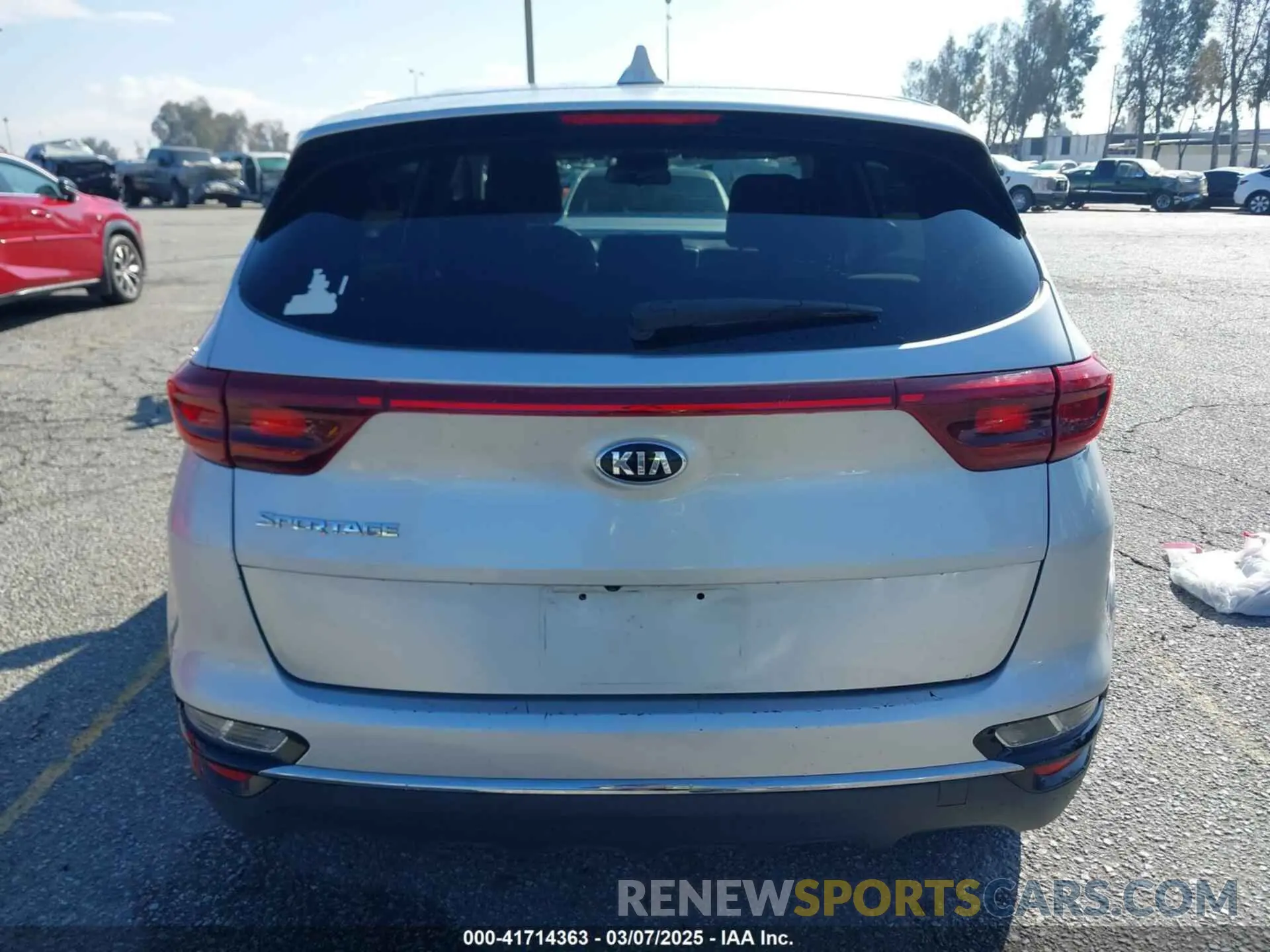 16 Photograph of a damaged car KNDPM3AC2L7694764 KIA SPORTAGE 2020
