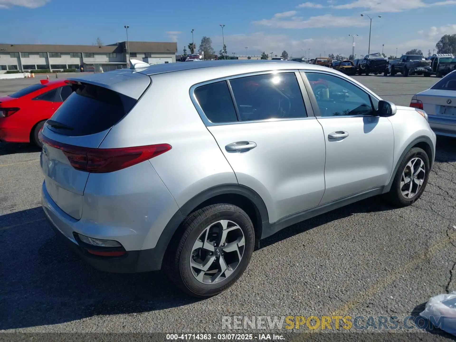 4 Photograph of a damaged car KNDPM3AC2L7694764 KIA SPORTAGE 2020