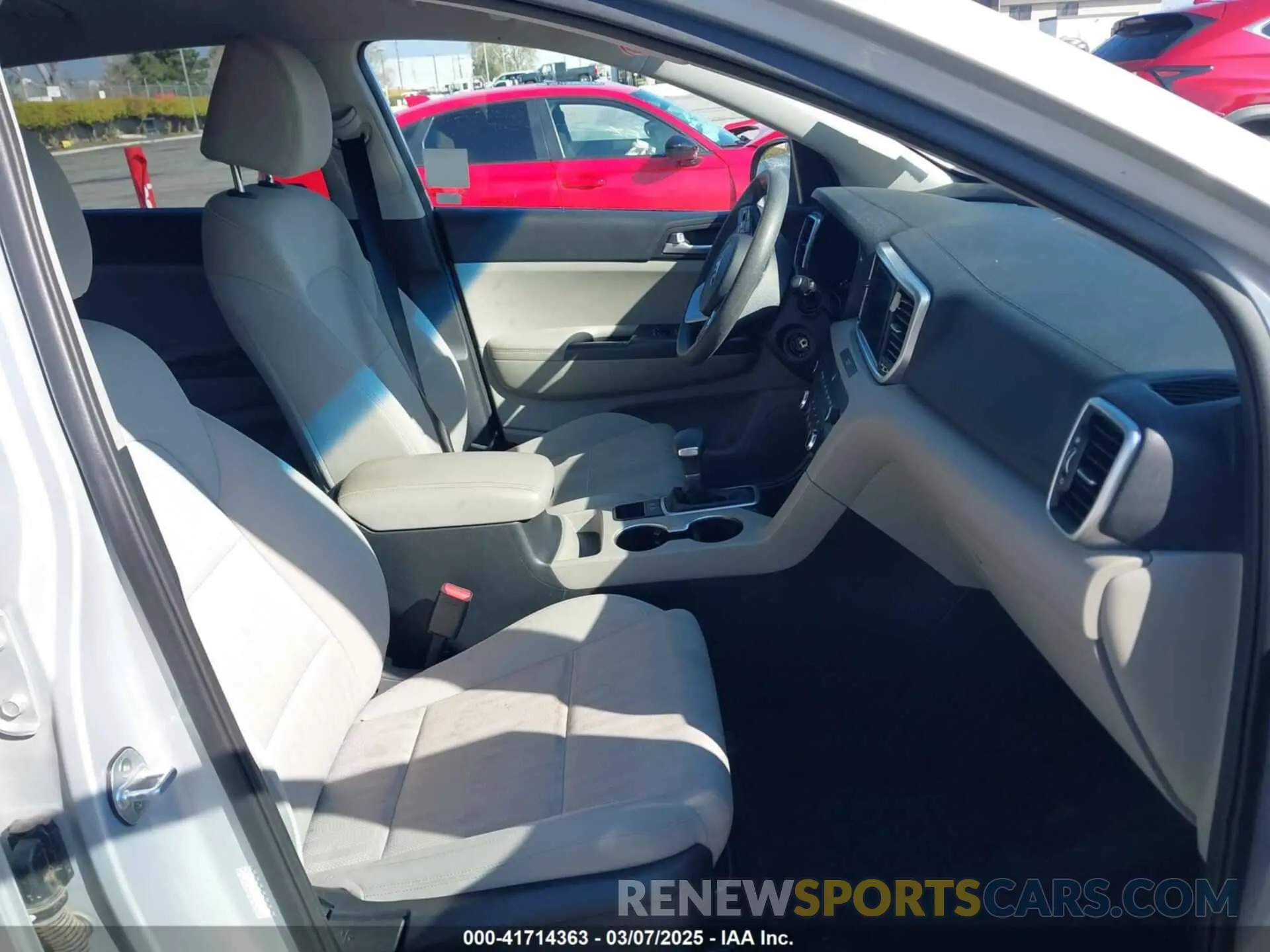 5 Photograph of a damaged car KNDPM3AC2L7694764 KIA SPORTAGE 2020