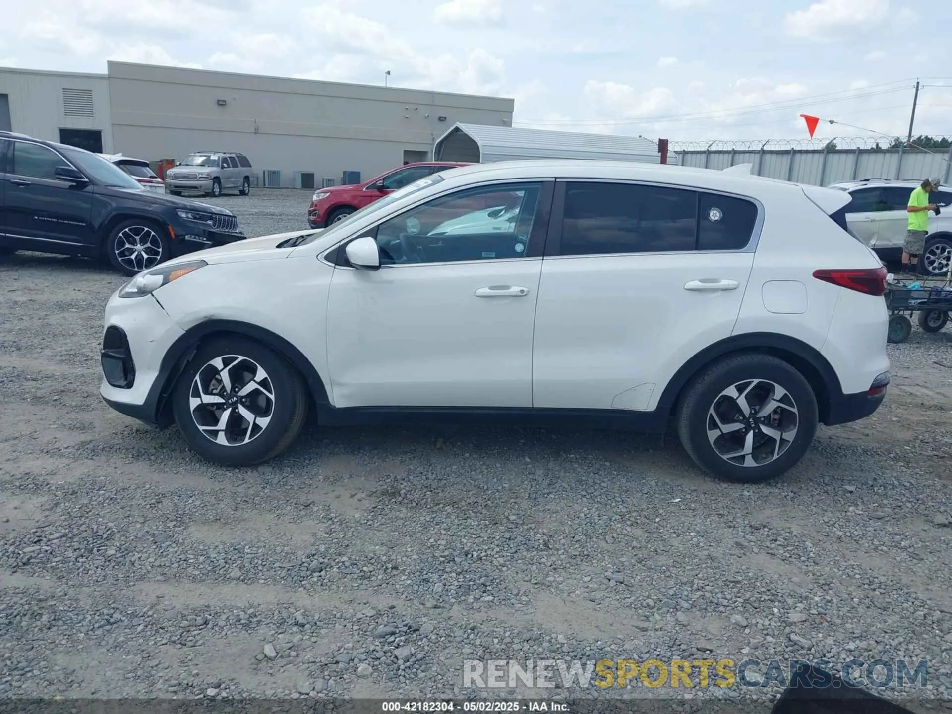 14 Photograph of a damaged car KNDPM3AC2L7778888 KIA SPORTAGE 2020