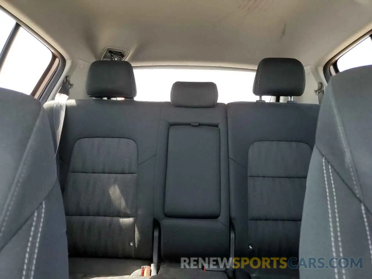 10 Photograph of a damaged car KNDPM3AC2L7781306 KIA SPORTAGE 2020