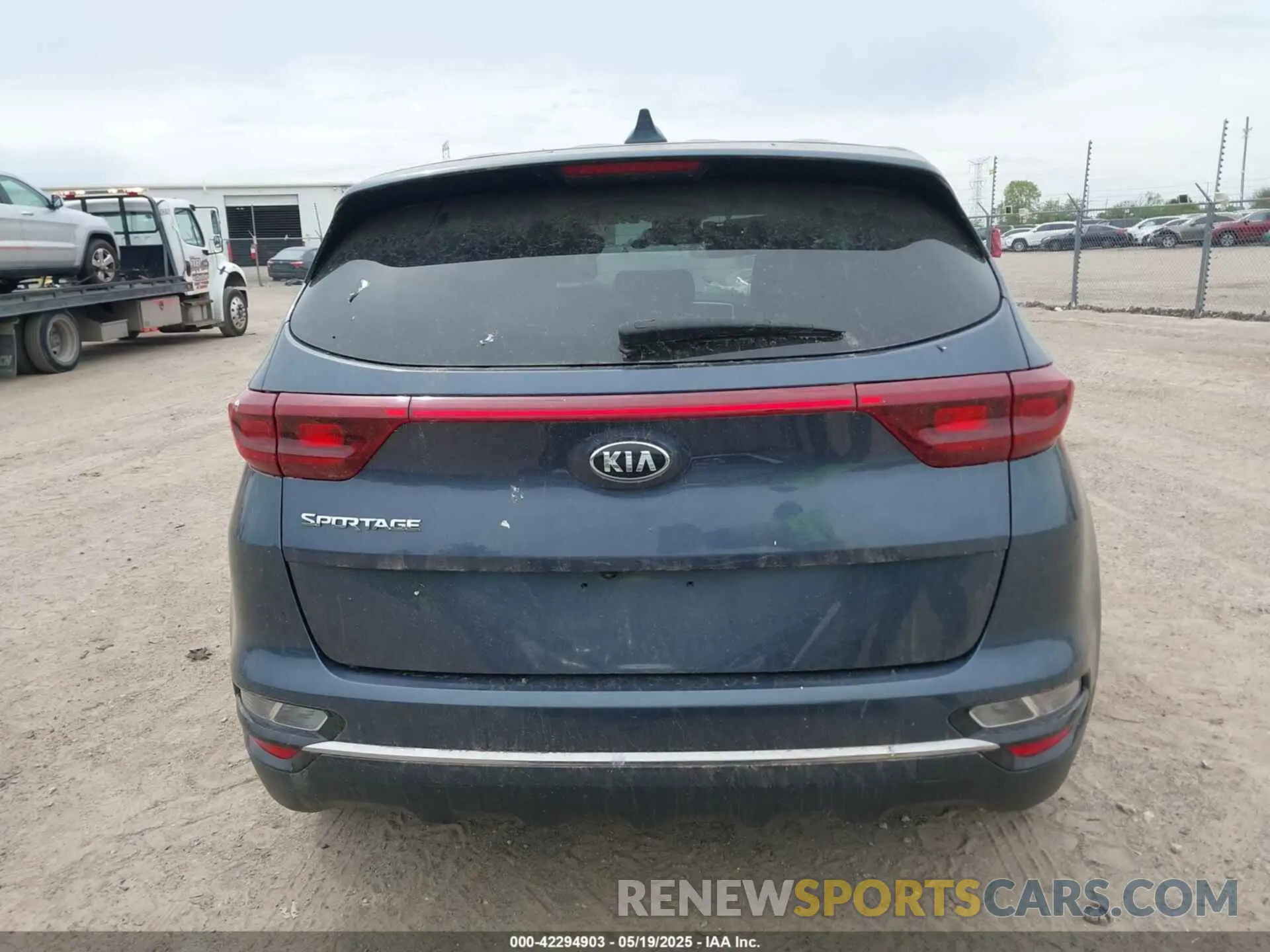 16 Photograph of a damaged car KNDPM3AC3L7647033 KIA SPORTAGE 2020