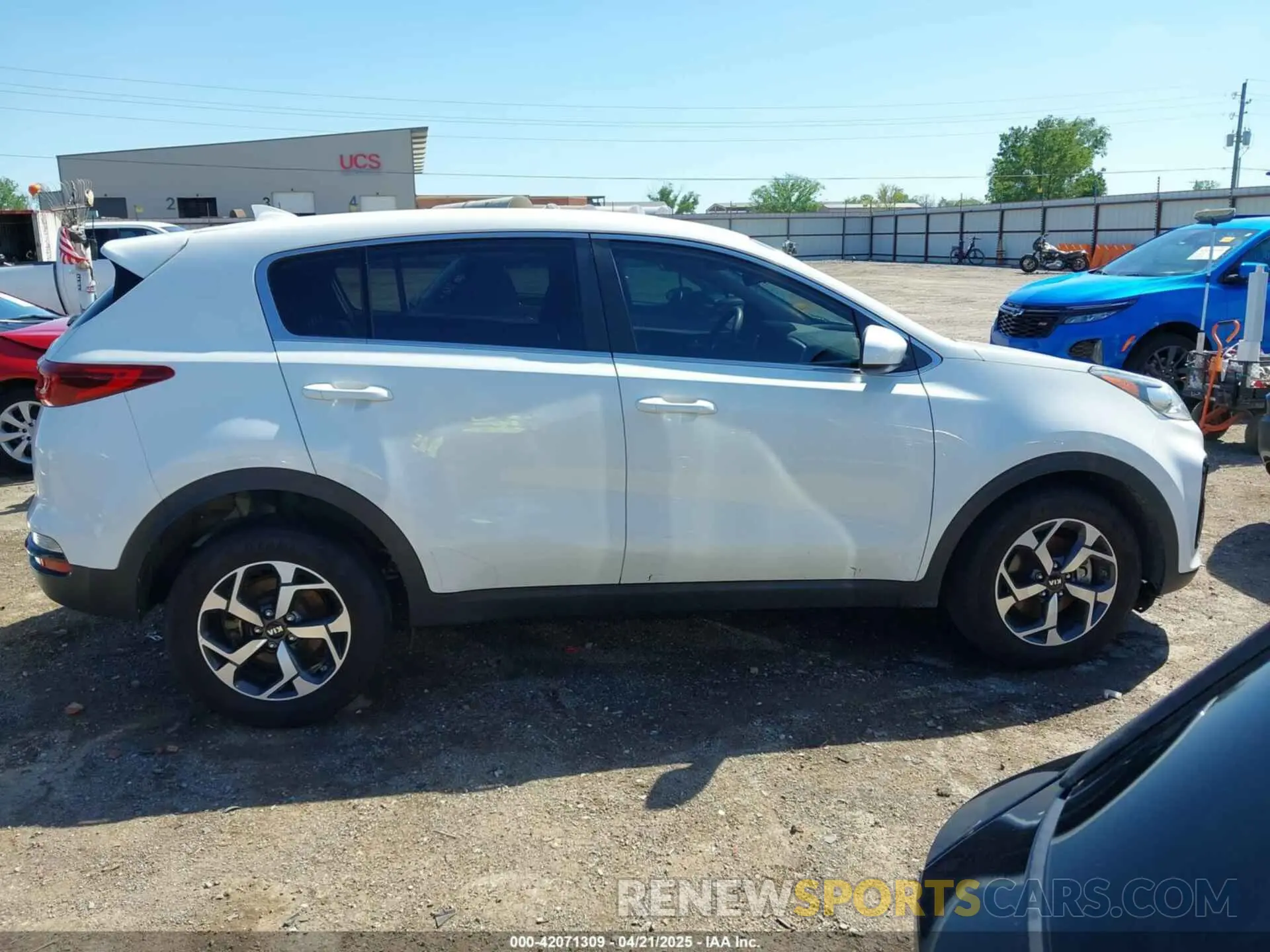 14 Photograph of a damaged car KNDPM3AC3L7687919 KIA SPORTAGE 2020