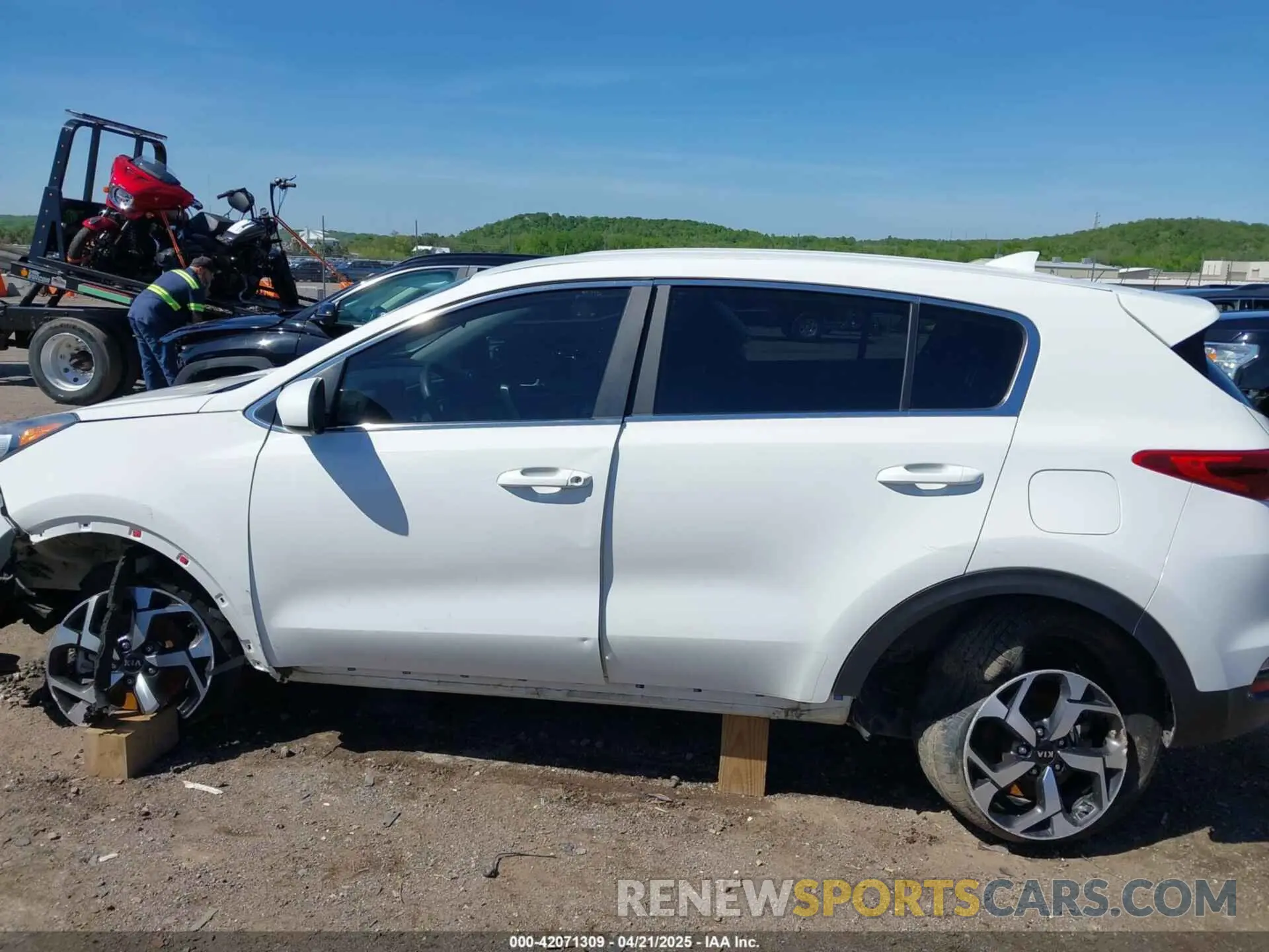 15 Photograph of a damaged car KNDPM3AC3L7687919 KIA SPORTAGE 2020