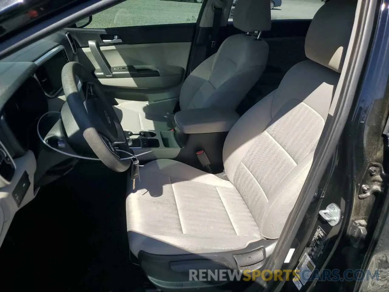 7 Photograph of a damaged car KNDPM3AC3L7785154 KIA SPORTAGE 2020
