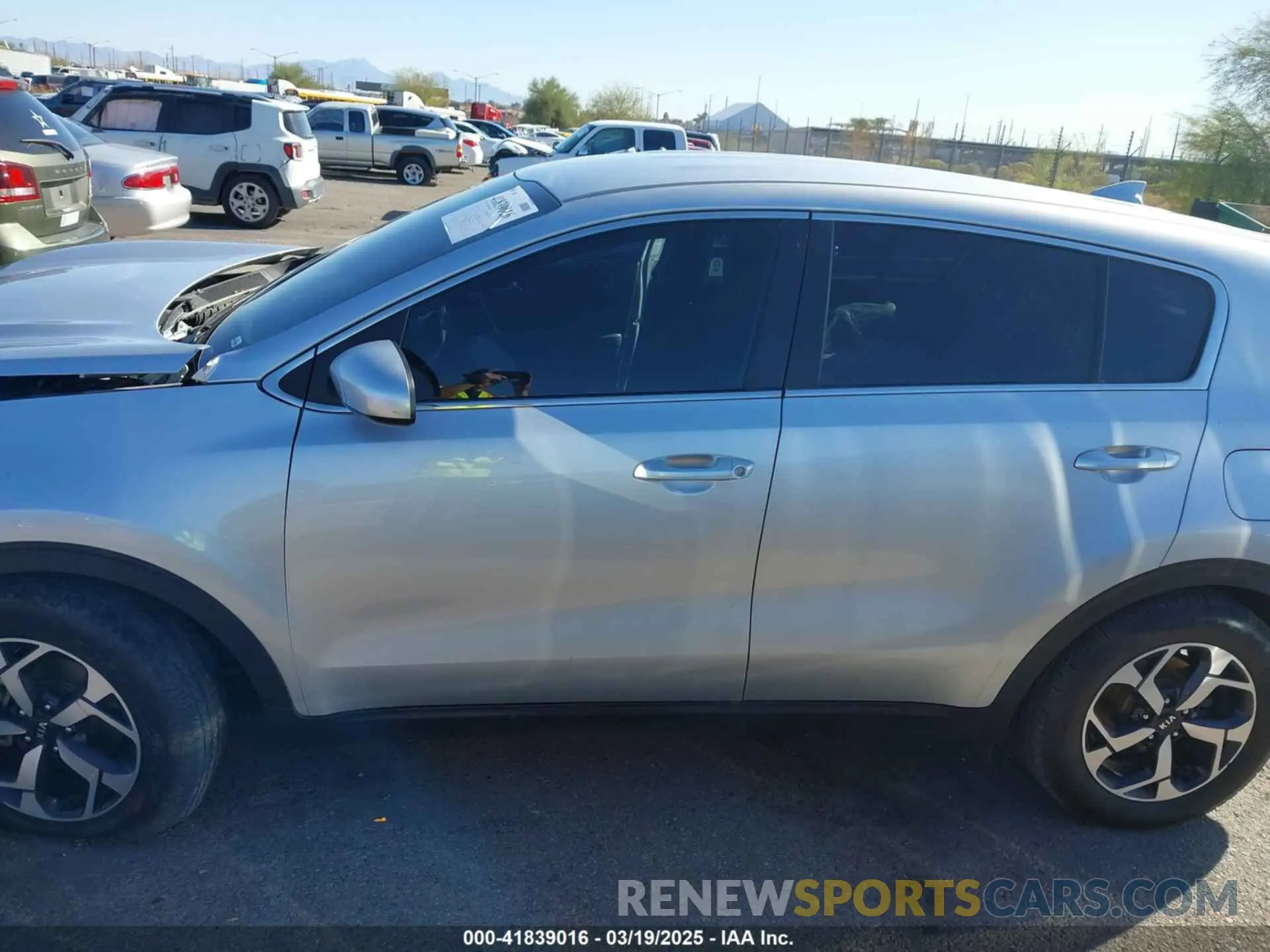 14 Photograph of a damaged car KNDPM3AC3L7815978 KIA SPORTAGE 2020