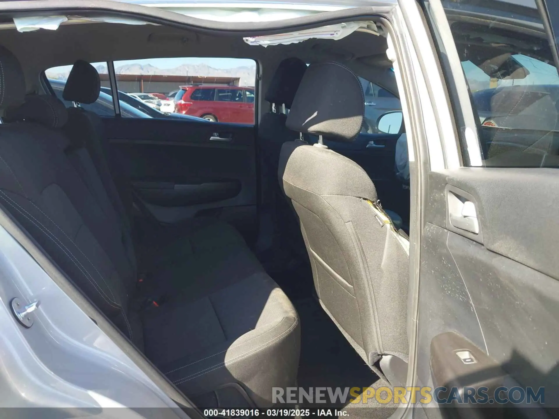 8 Photograph of a damaged car KNDPM3AC3L7815978 KIA SPORTAGE 2020
