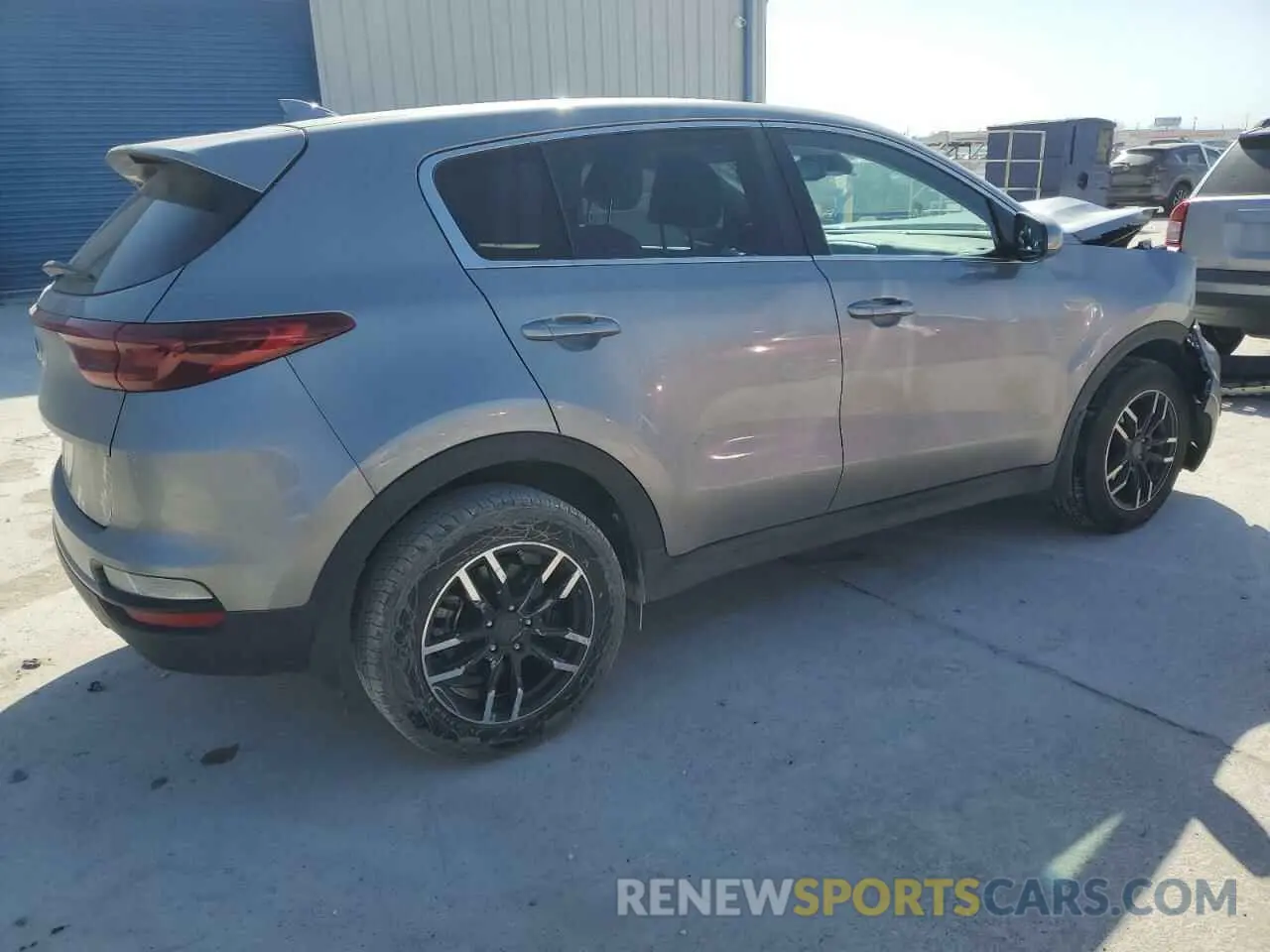 3 Photograph of a damaged car KNDPM3AC3L7828116 KIA SPORTAGE 2020