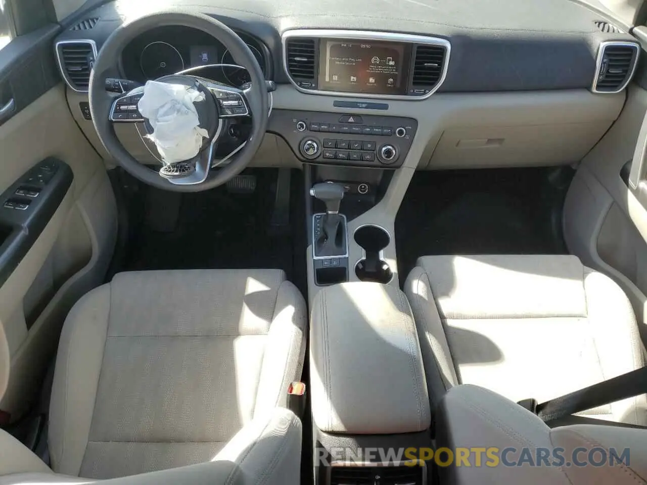 8 Photograph of a damaged car KNDPM3AC3L7828116 KIA SPORTAGE 2020