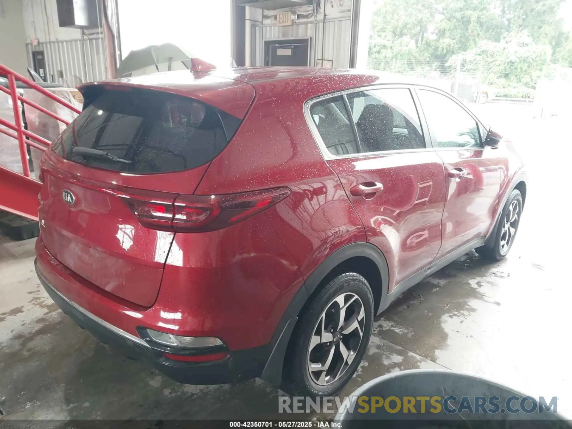 4 Photograph of a damaged car KNDPM3AC4L7650569 KIA SPORTAGE 2020