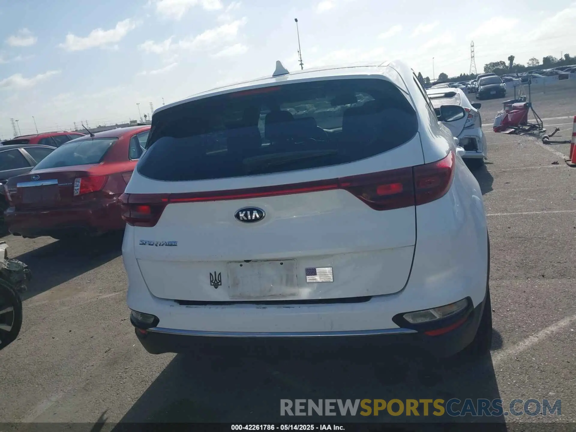16 Photograph of a damaged car KNDPM3AC4L7708065 KIA SPORTAGE 2020