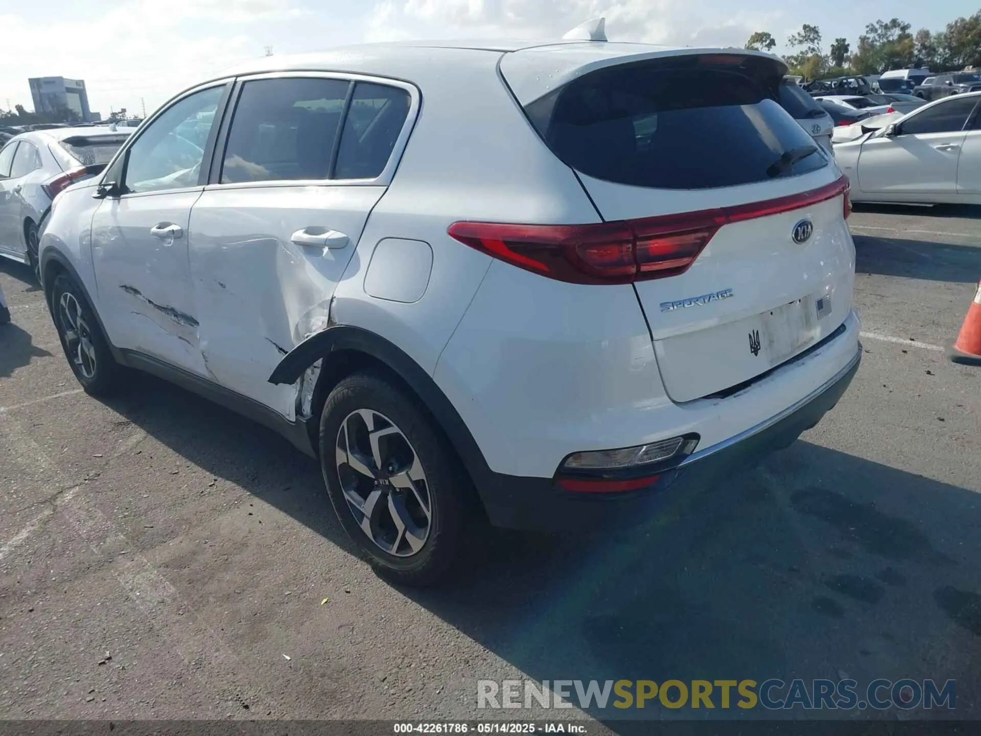 3 Photograph of a damaged car KNDPM3AC4L7708065 KIA SPORTAGE 2020