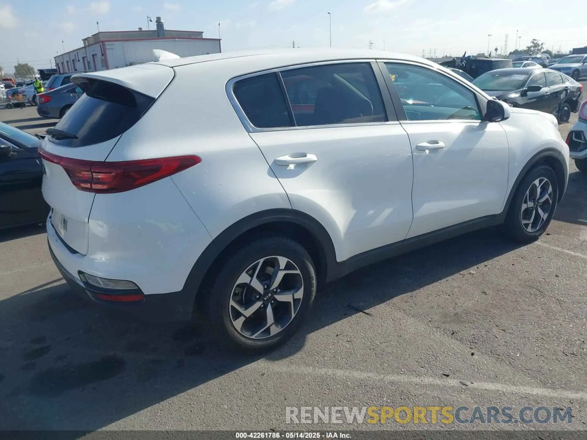 4 Photograph of a damaged car KNDPM3AC4L7708065 KIA SPORTAGE 2020