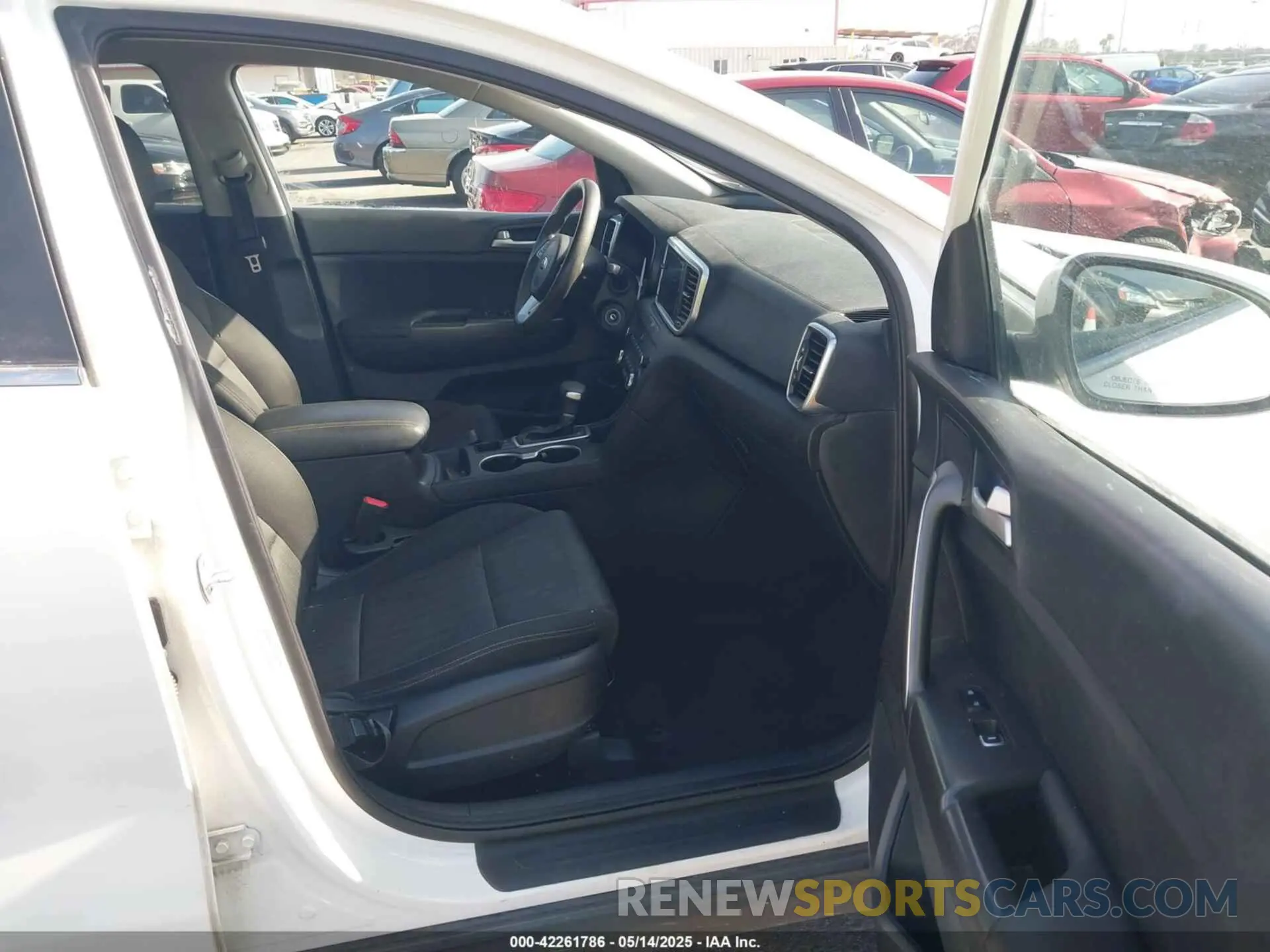 5 Photograph of a damaged car KNDPM3AC4L7708065 KIA SPORTAGE 2020