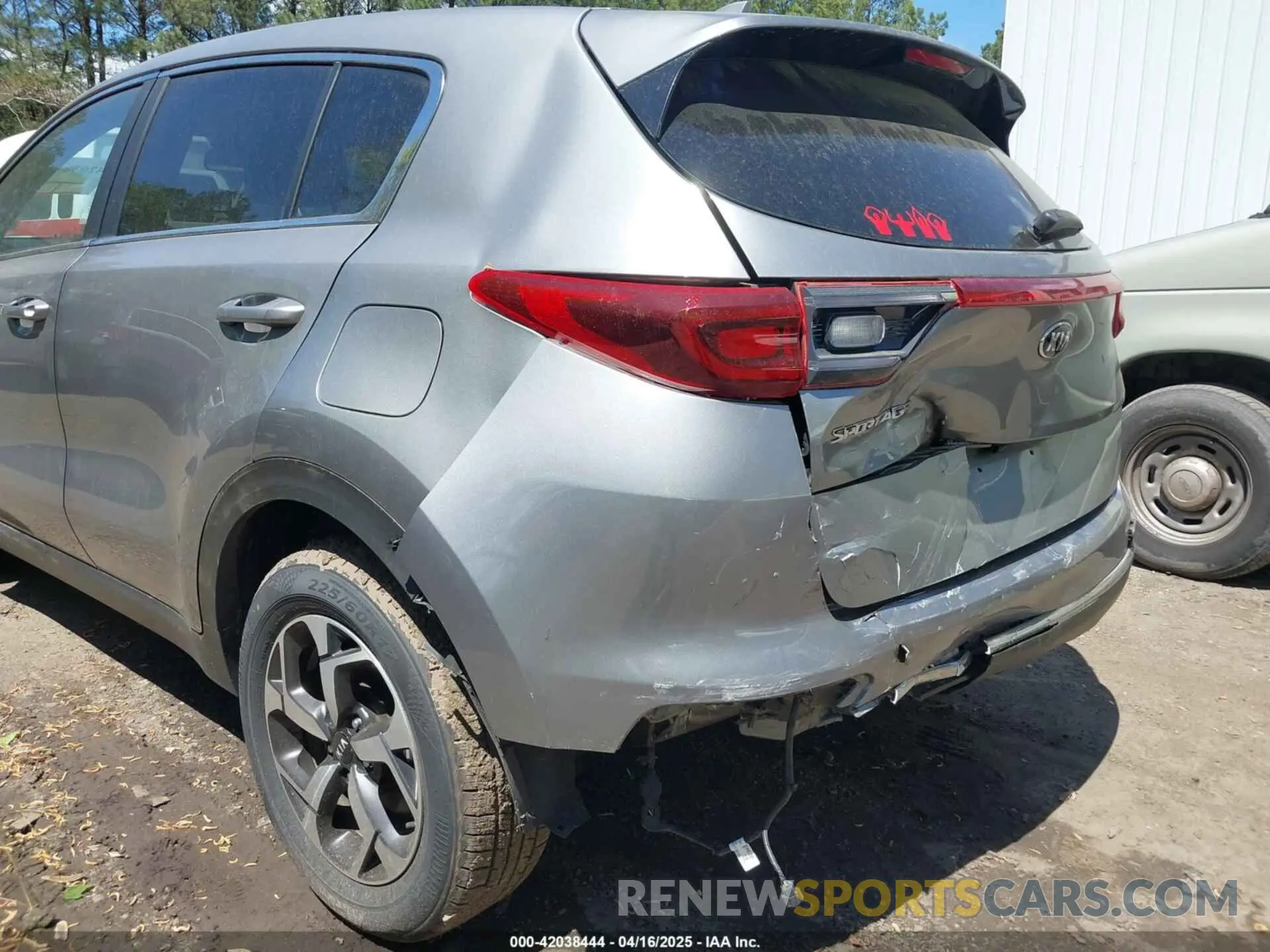 6 Photograph of a damaged car KNDPM3AC4L7816850 KIA SPORTAGE 2020